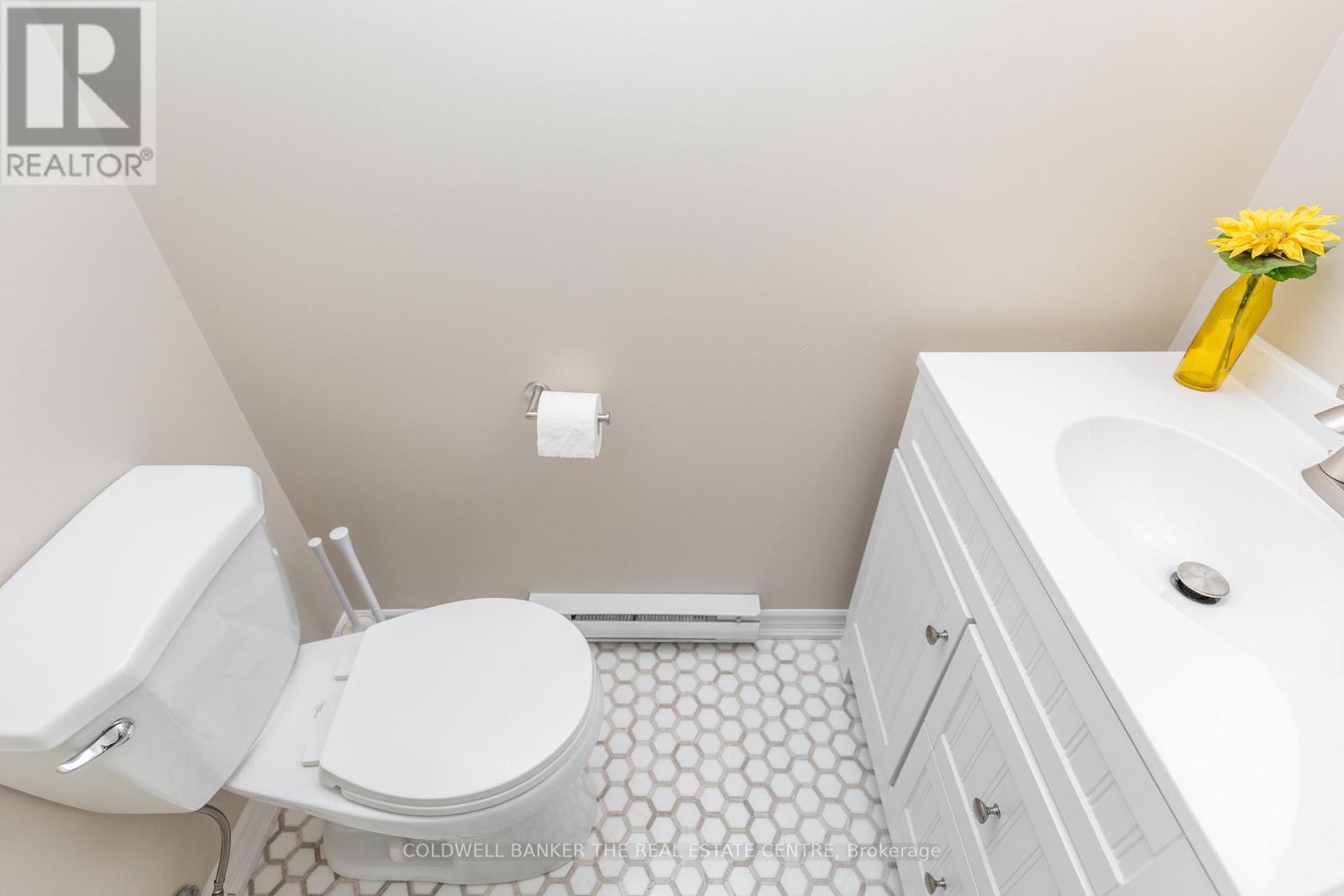 2218 Mildred Avenue, Innisfil, Ontario  L9S 2B9 - Photo 22 - N12925634