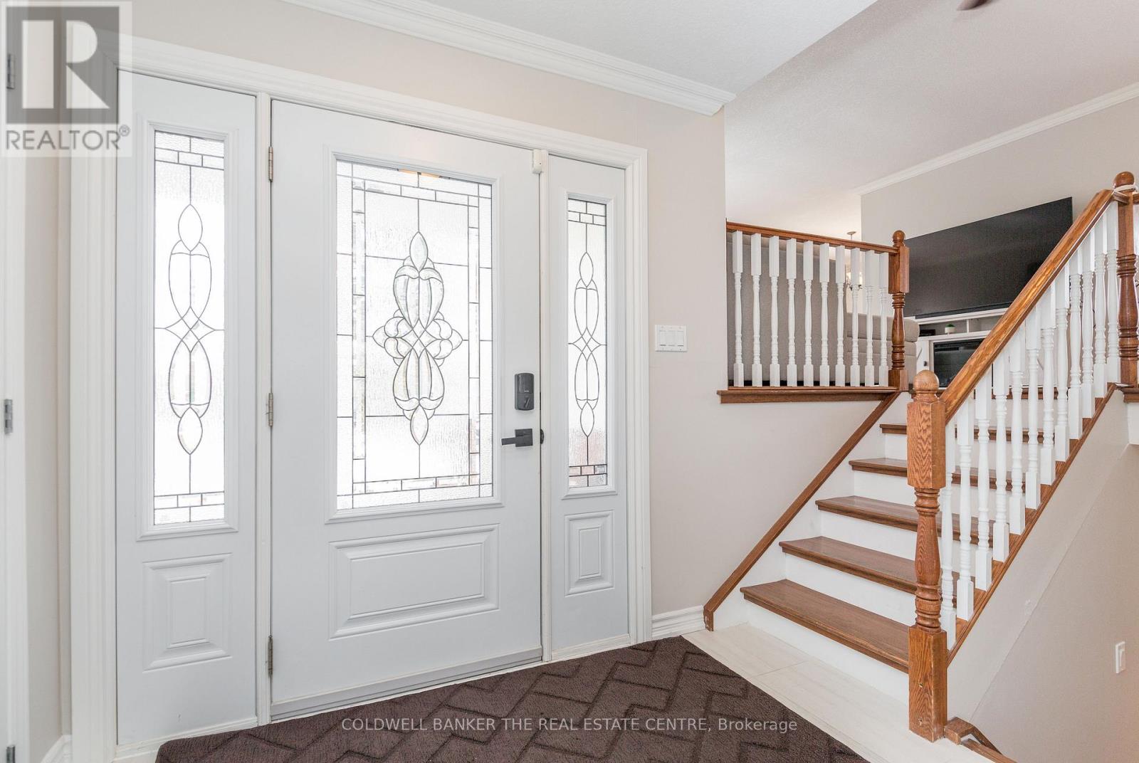 2218 Mildred Avenue, Innisfil, Ontario  L9S 2B9 - Photo 3 - N12925634