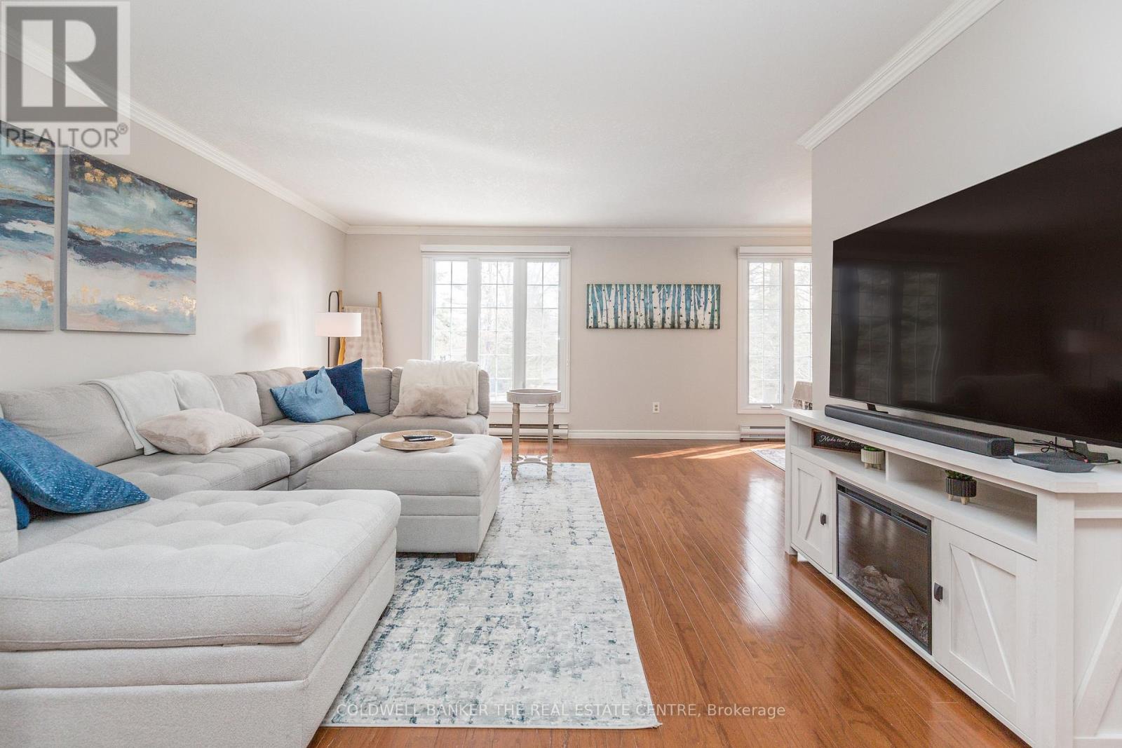 2218 Mildred Avenue, Innisfil, Ontario  L9S 2B9 - Photo 6 - N12925634