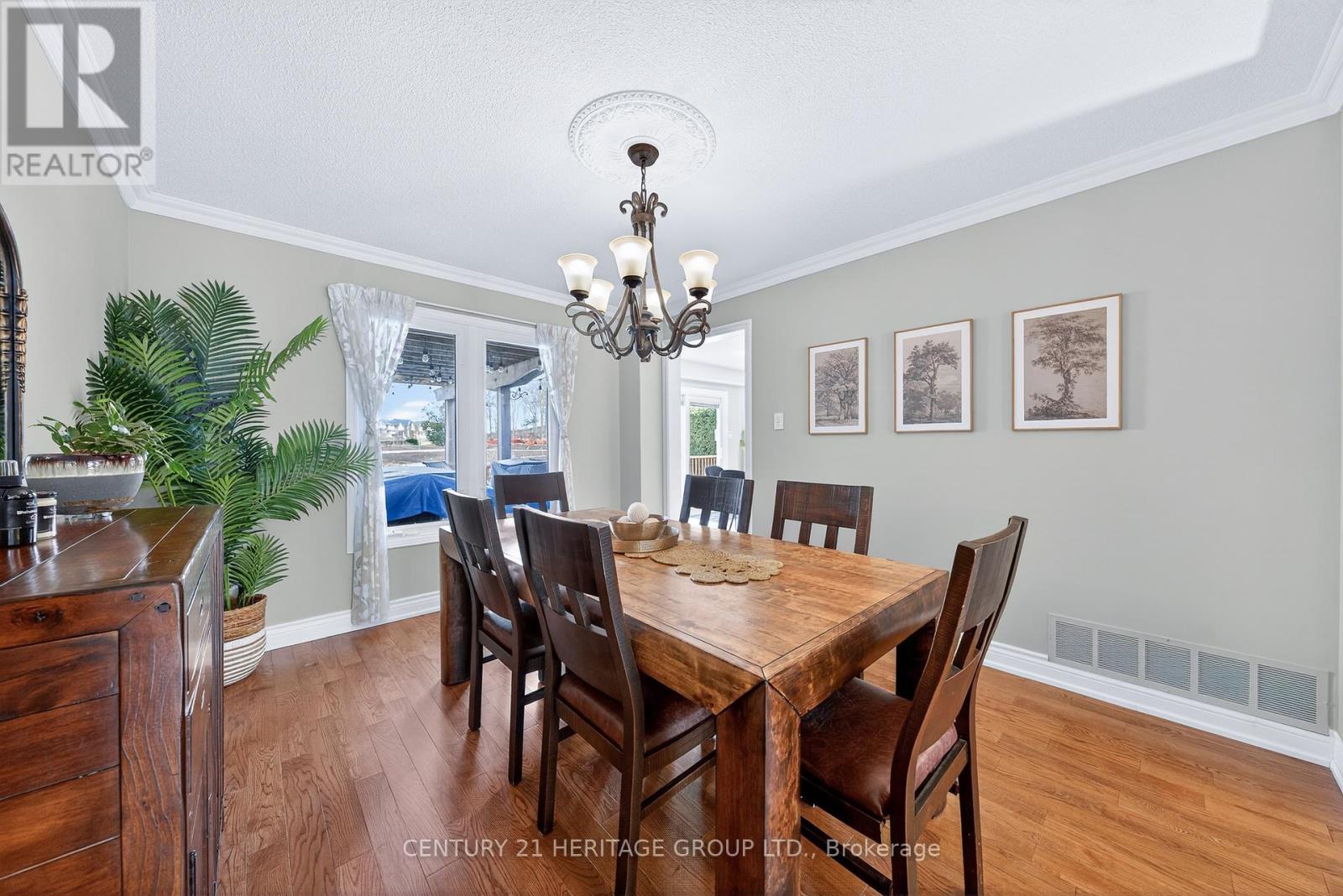 483 Alex Doner Drive, Newmarket (Glenway Estates), Ontario  L3X 1C3 - Photo 8 - N12925692