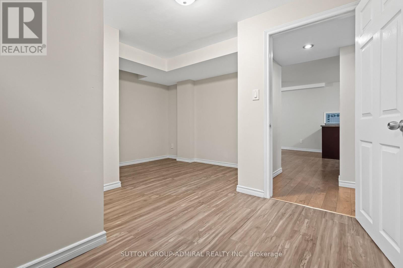 110 Cumberland Street, Barrie (Allandale), Ontario  L4N 2P7 - Photo 37 - S12925742