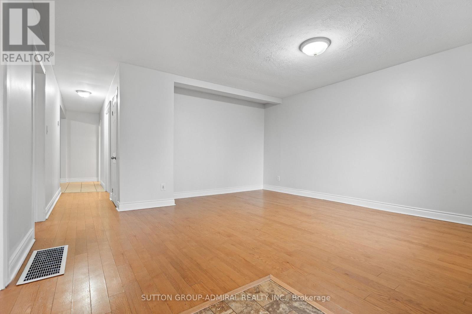 110 Cumberland Street, Barrie (Allandale), Ontario  L4N 2P7 - Photo 8 - S12925742