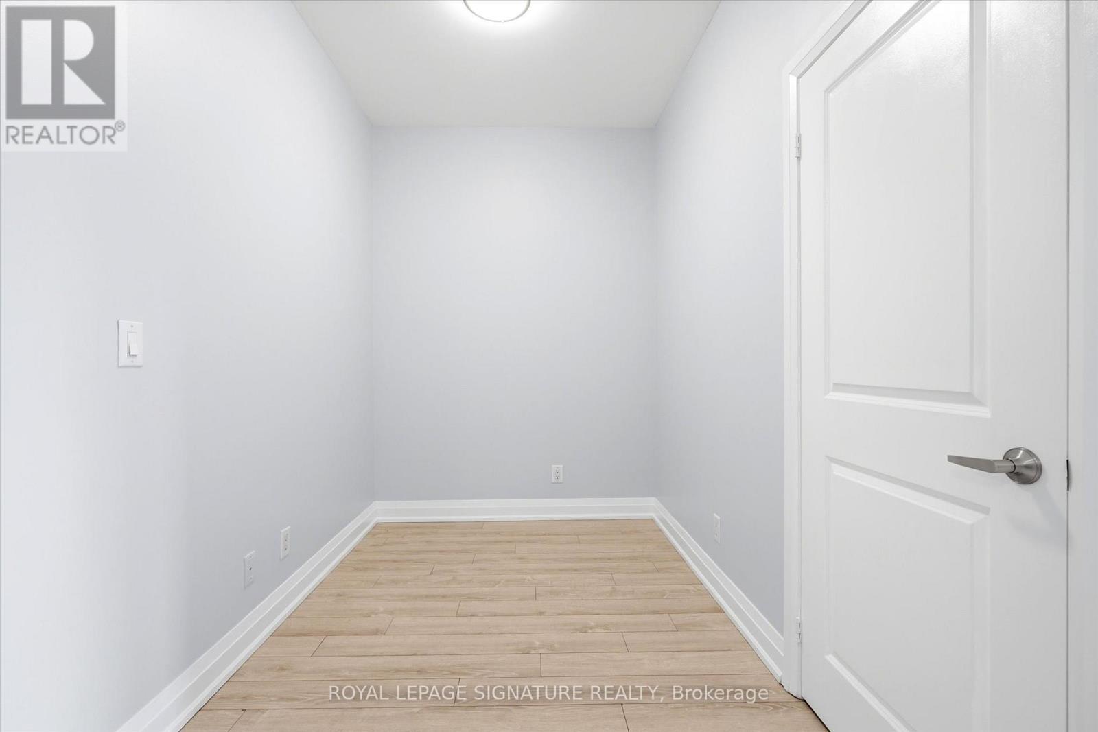 Gl5 - 6 Eva Road, Toronto, Ontario  M9C 0B1 - Photo 6 - W12924206