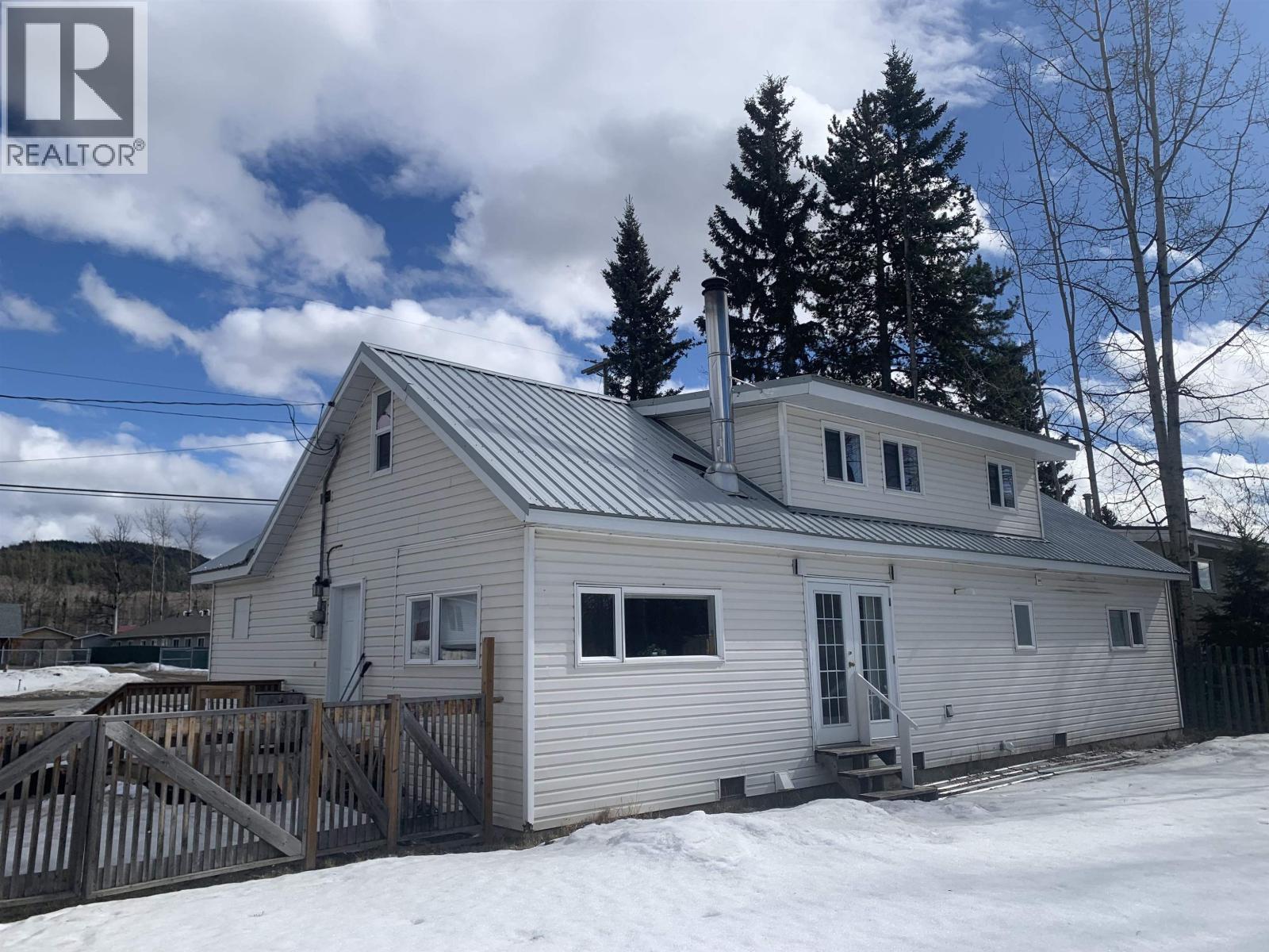 193 W 2nd Avenue, Fort St. James, British Columbia  V0J 1P0 - Photo 2 - R3101095