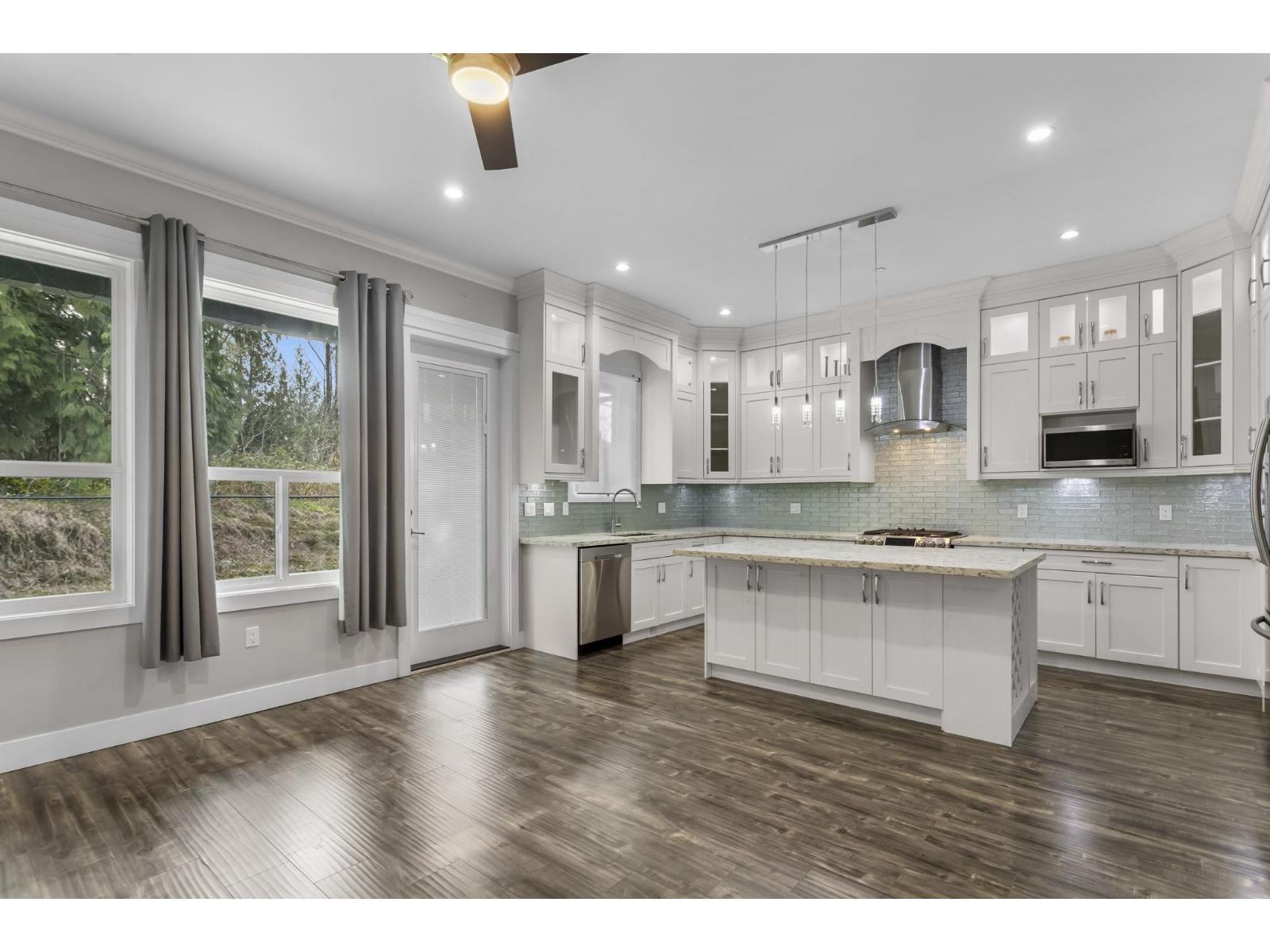 33908 Tooley Place, Mission, British Columbia  V2V 0G5 - Photo 10 - R3086804