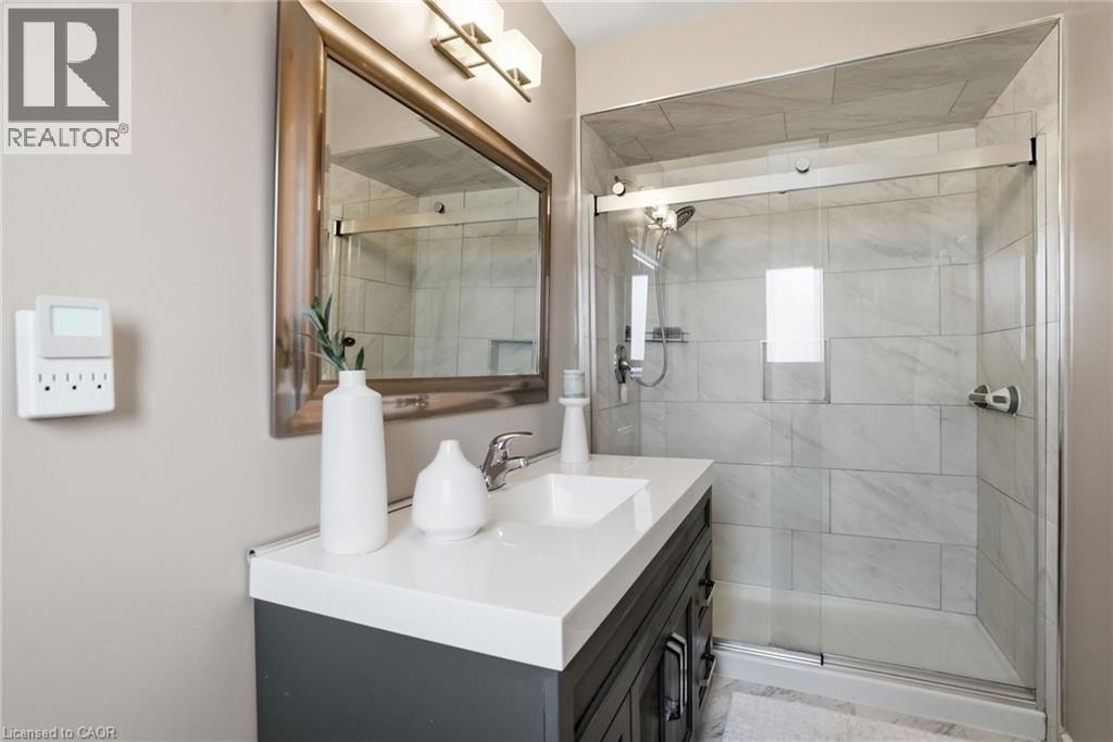 31 Republic Avenue, Hamilton, Ontario  L9B 2G6 - Photo 21 - 40812669