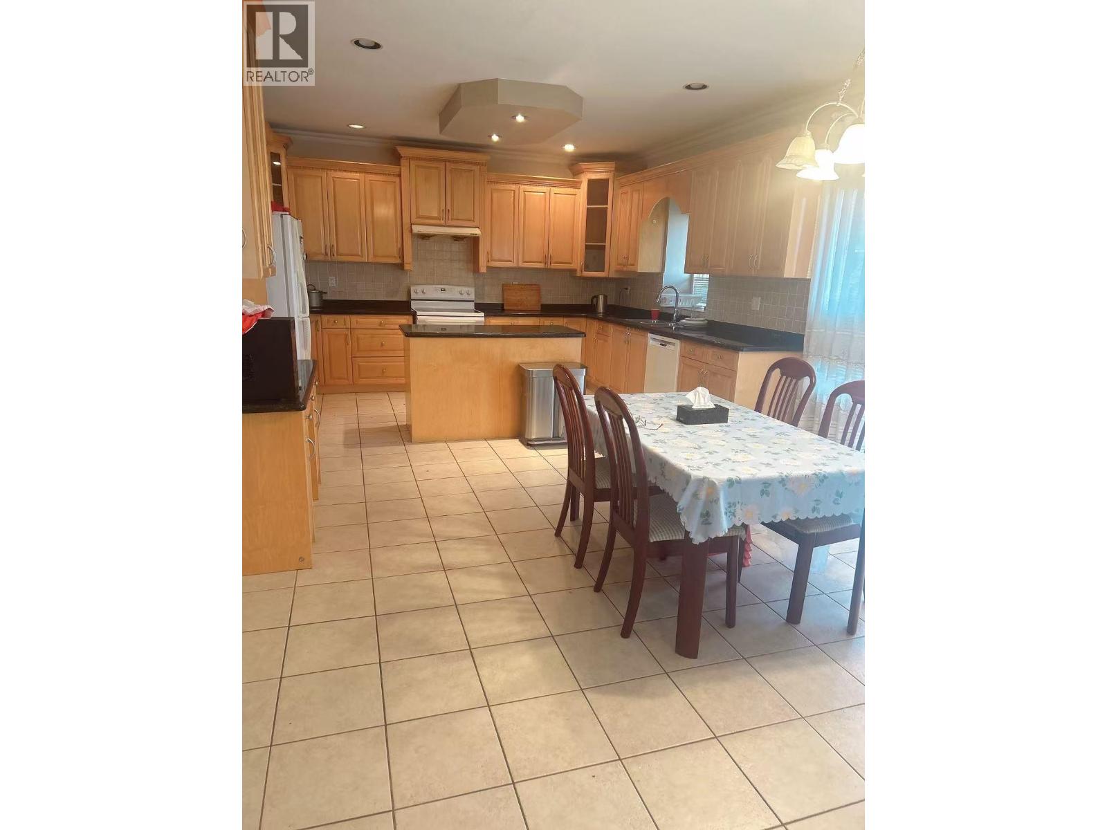 6521 Waltham Avenue, Burnaby, British Columbia V5H 3V6 - Photo 5 - R3101682