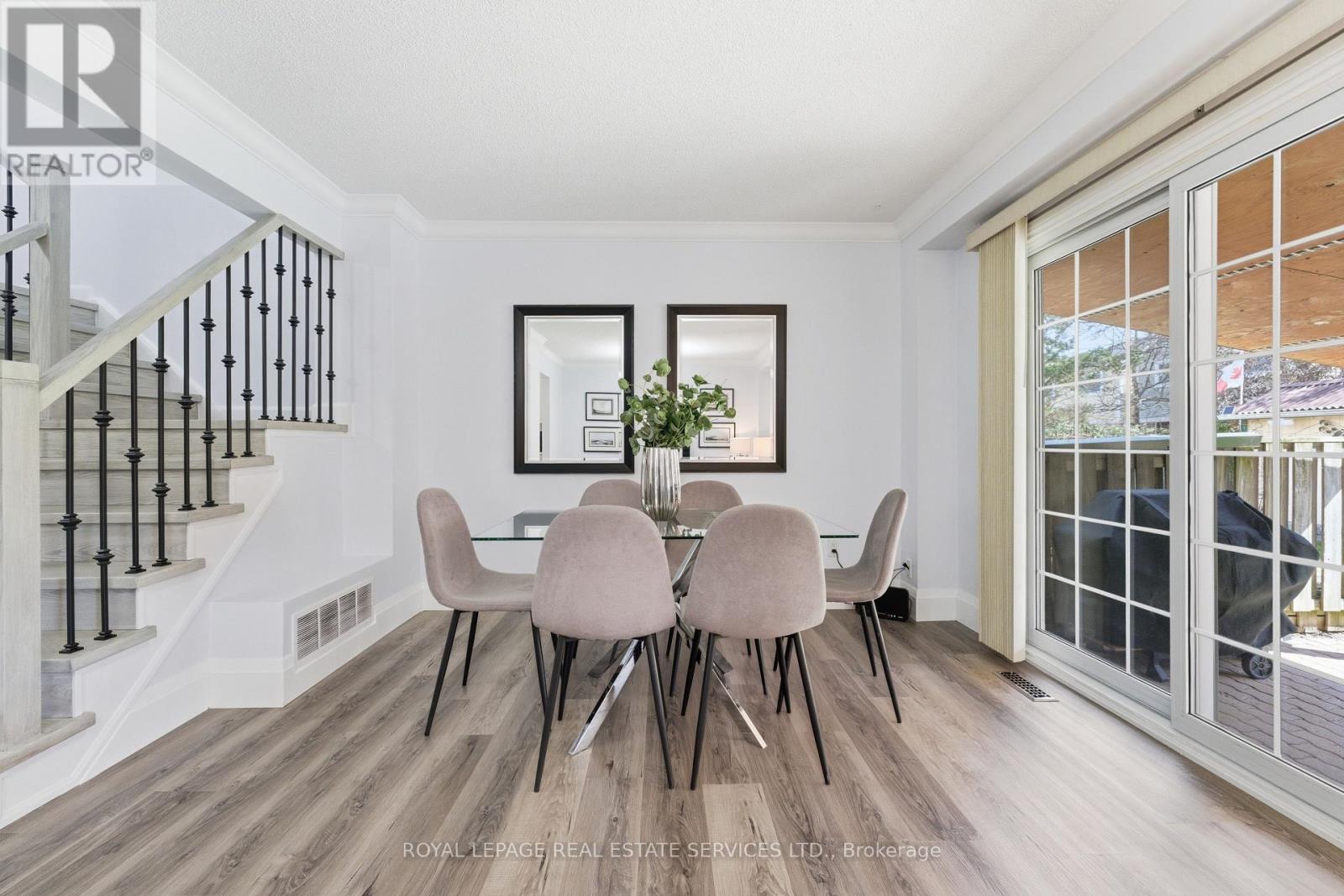 7256 Corrine Crescent, Mississauga, Ontario  L5N 5C1 - Photo 8 - W12925518