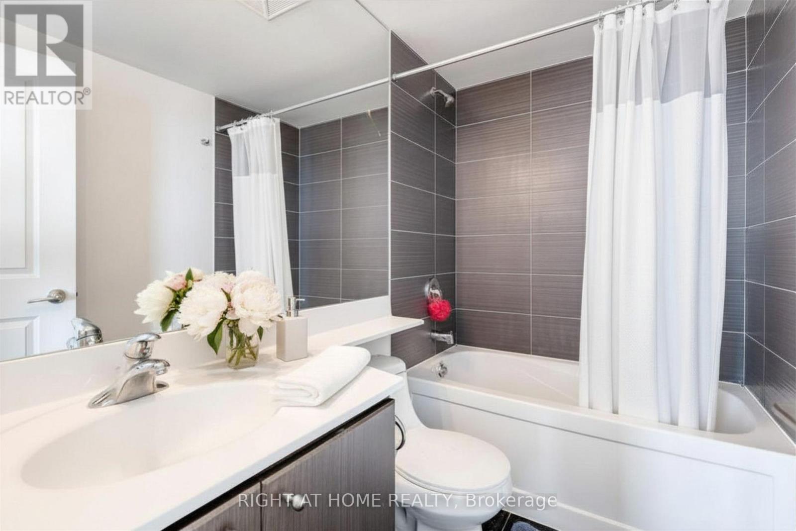 4901 - 60 Absolute Avenue, Mississauga, Ontario  L4Z 0A9 - Photo 9 - W12925528