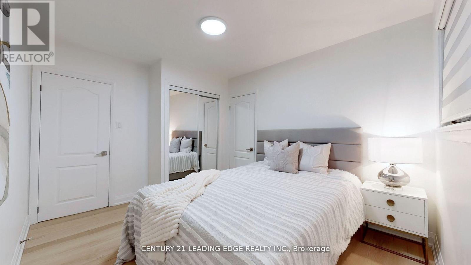 3070 O'hagan Drive, Mississauga, Ontario  L5C 2C5 - Photo 17 - W12925546