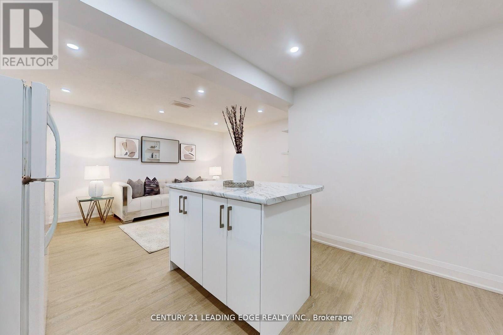 3070 O'hagan Drive, Mississauga, Ontario  L5C 2C5 - Photo 23 - W12925546