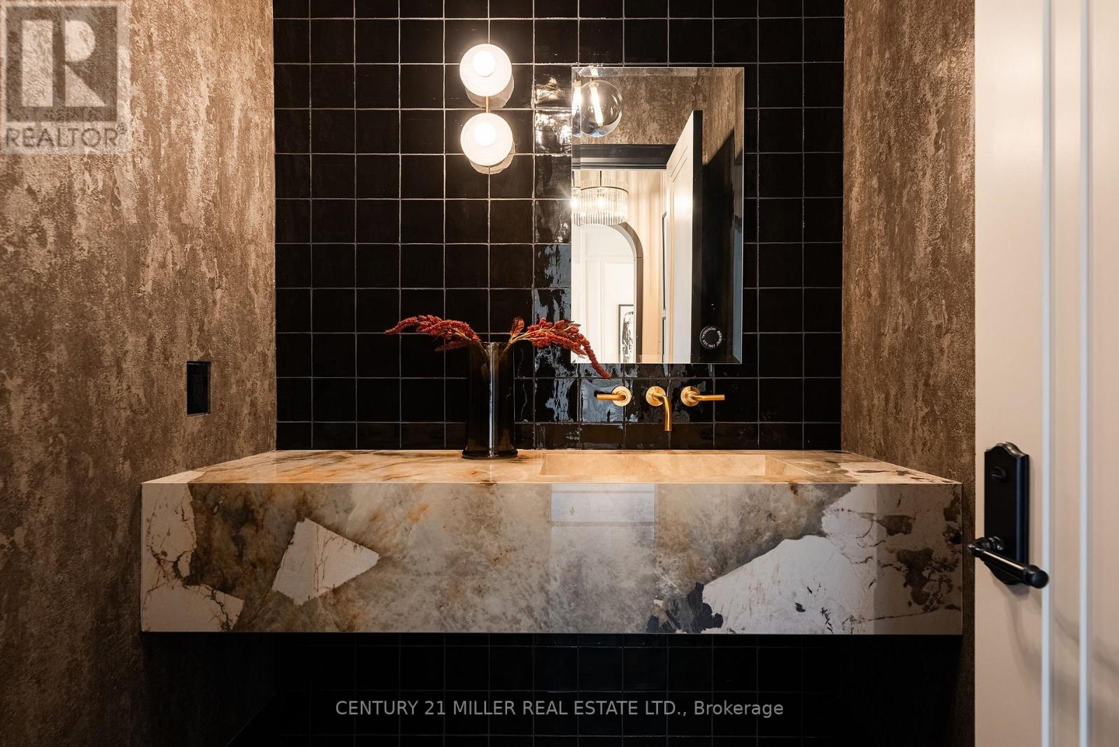 517 Stafford Drive, Oakville, Ontario  L6L 4M4 - Photo 21 - W12925558