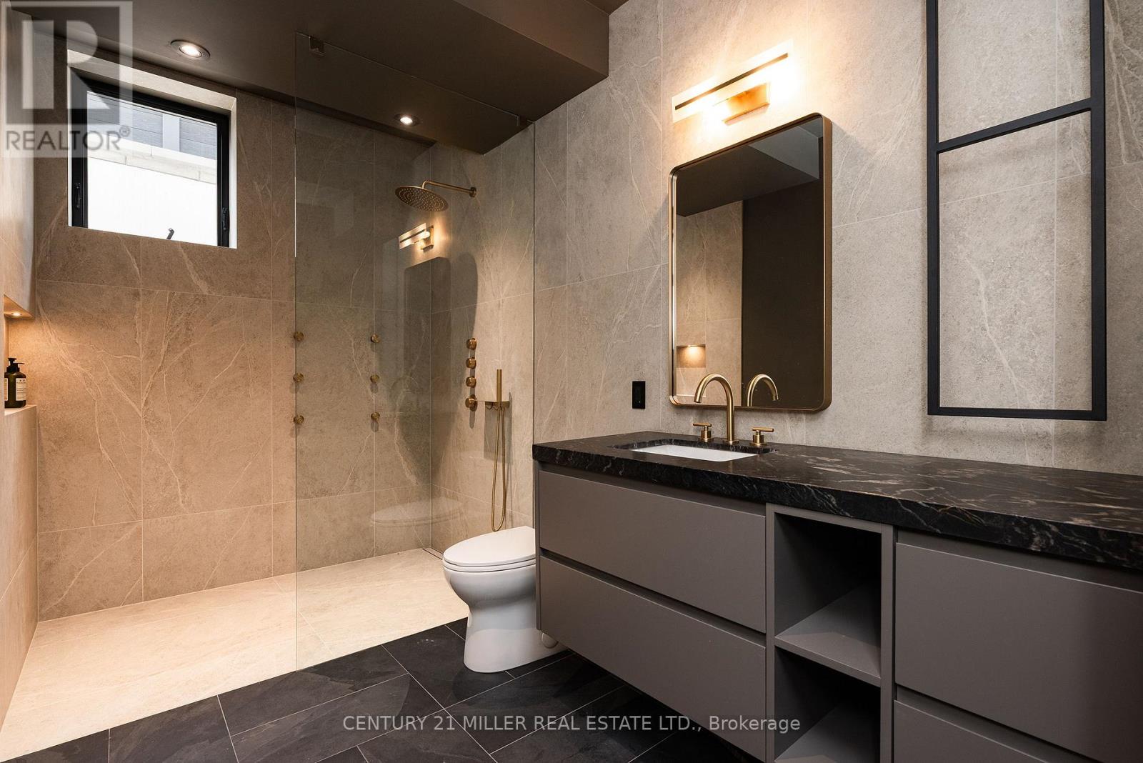 517 Stafford Drive, Oakville, Ontario  L6L 4M4 - Photo 46 - W12925558