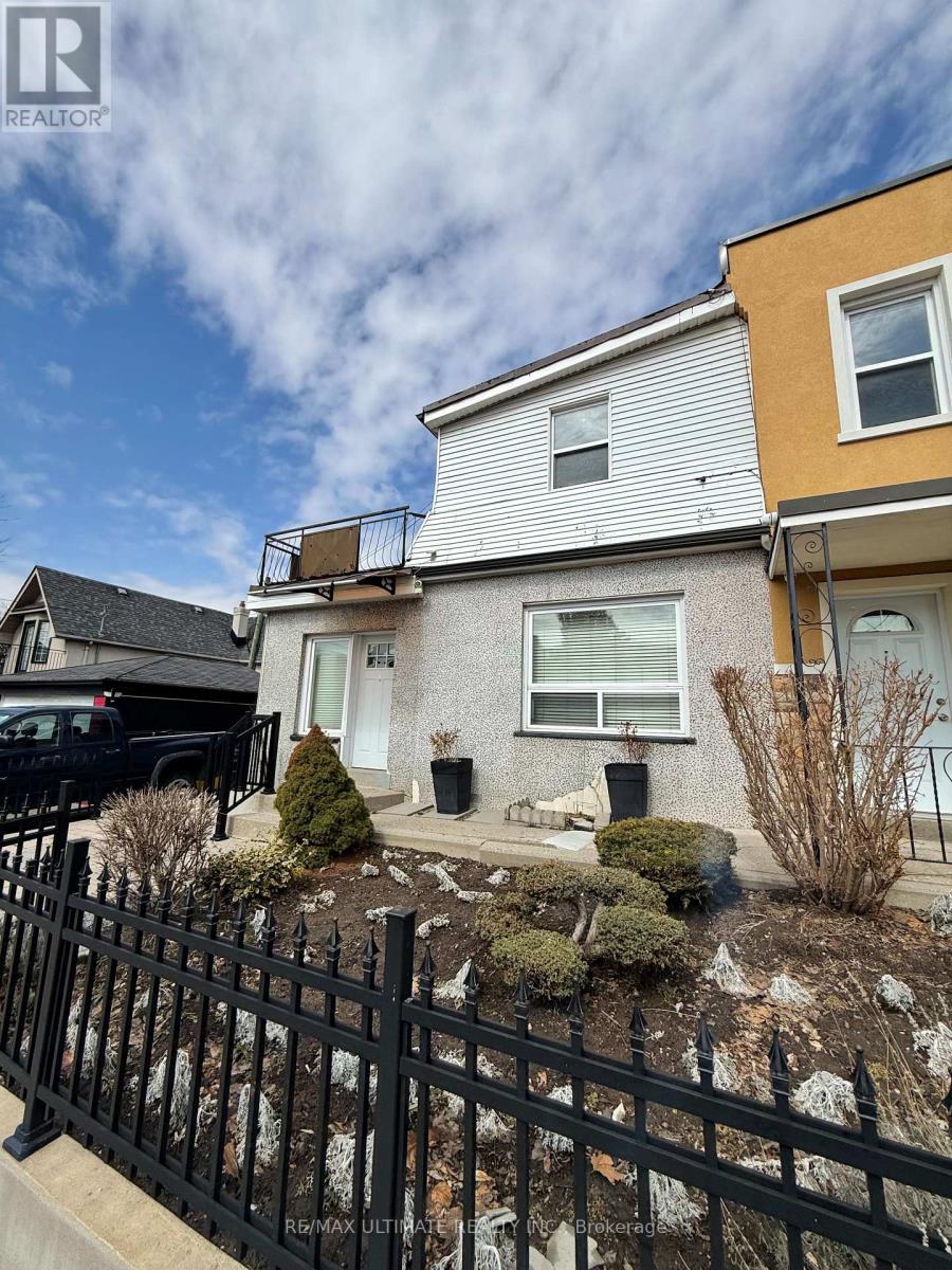 2a Auburn Avenue, Toronto, Ontario  M6H 2L7 - Photo 4 - W12925568