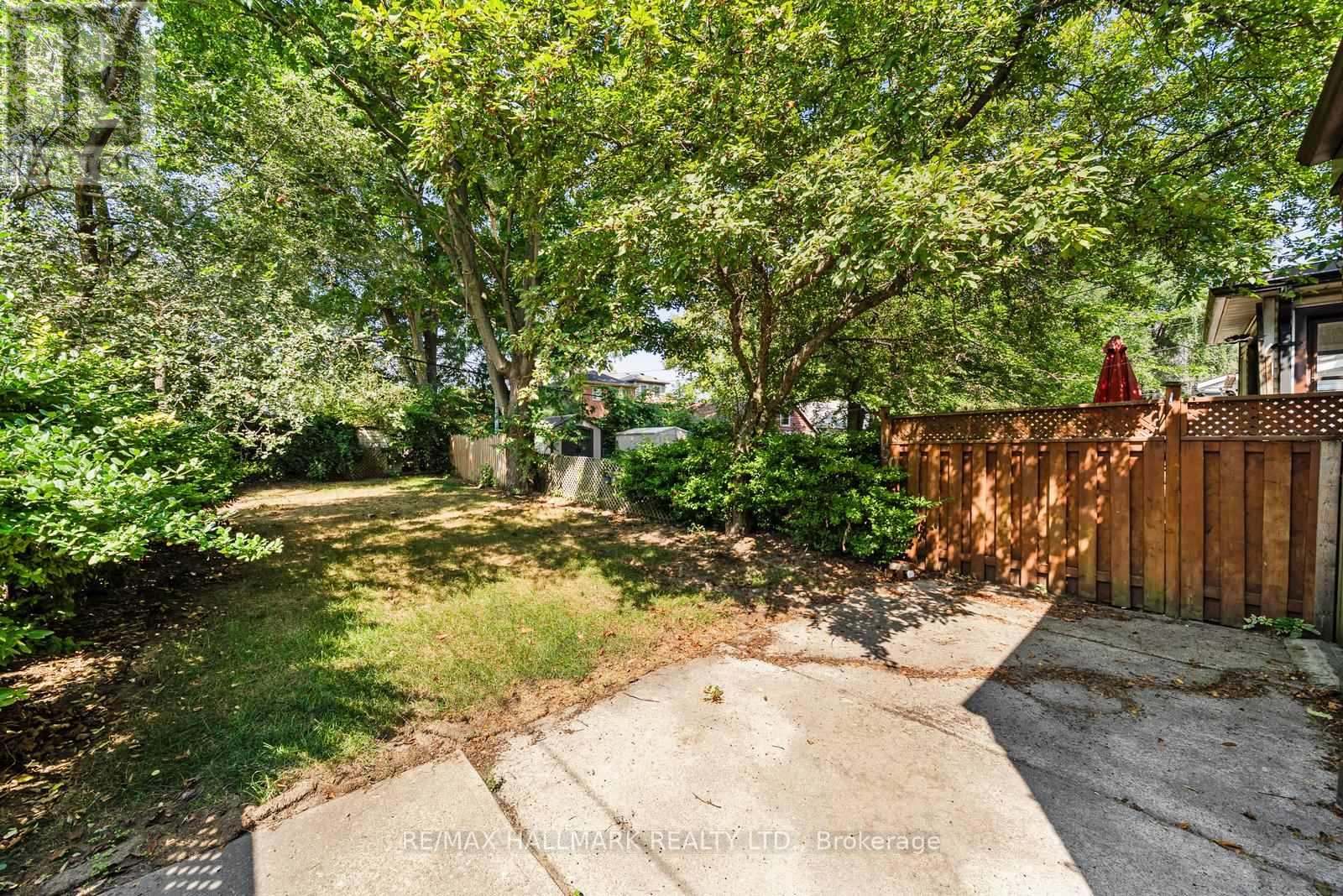 50 Watson Avenue, Toronto (Runnymede-Bloor West Village), Ontario  M6S 4E1 - Photo 46 - W12925698