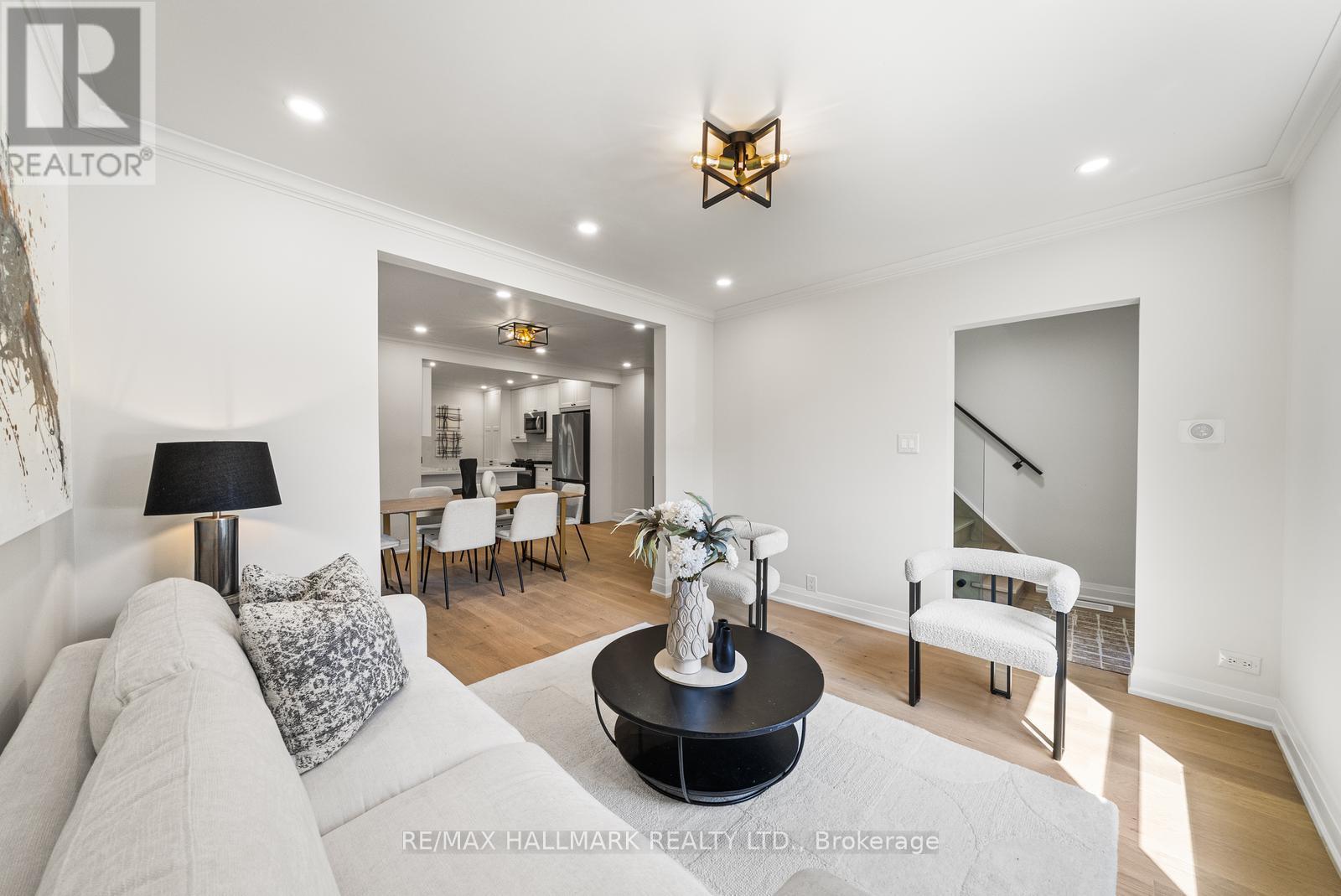 50 Watson Avenue, Toronto (Runnymede-Bloor West Village), Ontario  M6S 4E1 - Photo 6 - W12925698