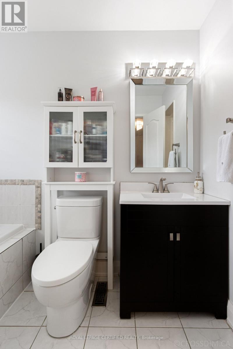 3814 Ridgepoint Way, Mississauga, Ontario  L5N 7T7 - Photo 21 - W12925700