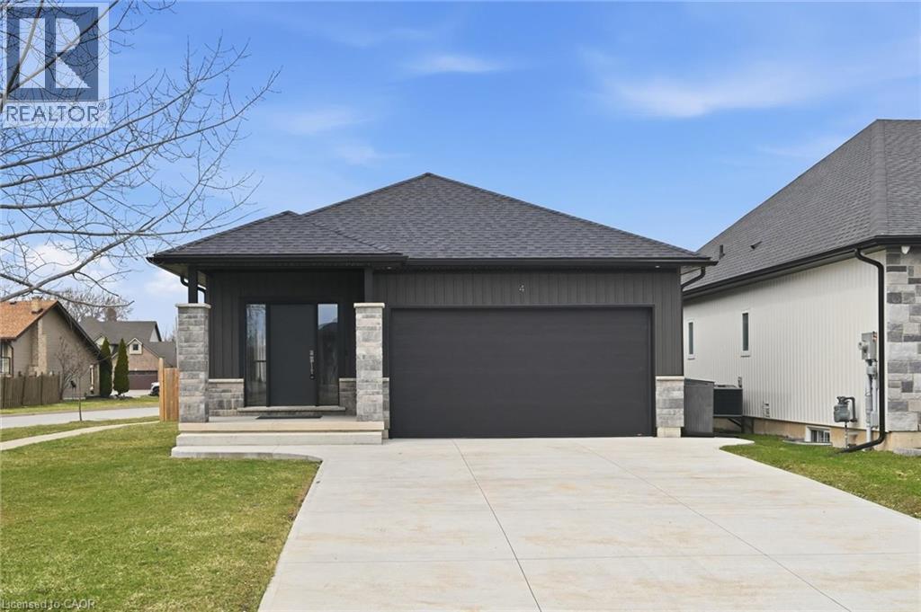 4 Harvard Court, Welland, Ontario  L3B 6E7 - Photo 3 - 40814939