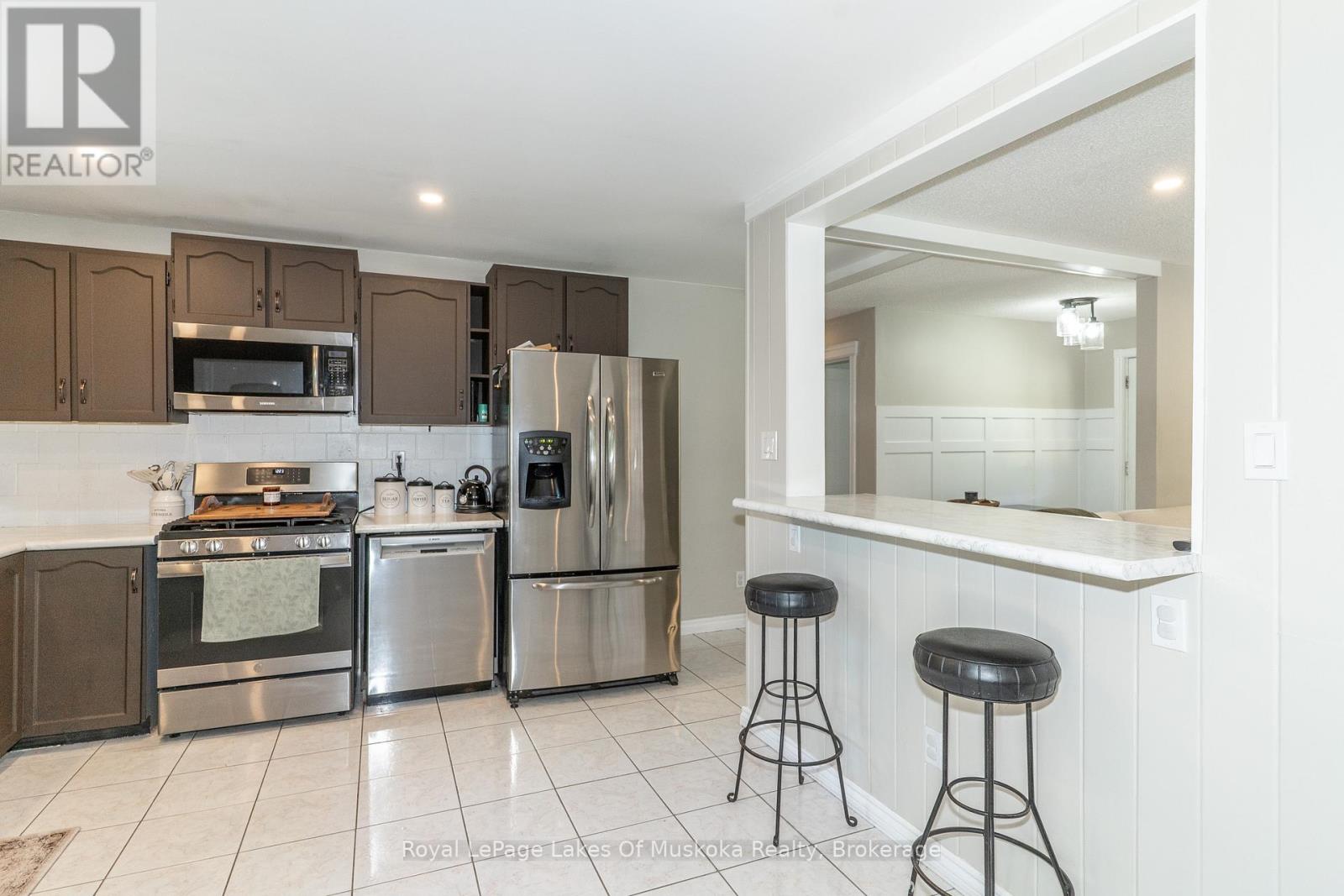 220 Alexander Street, Gravenhurst, Ontario  P1P 1A6 - Photo 16 - X12890846