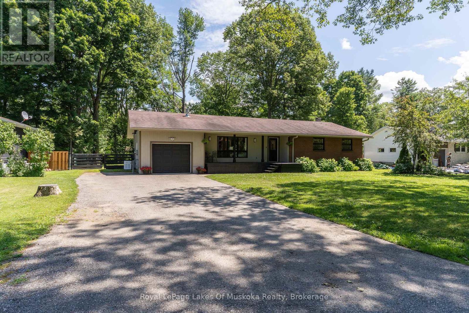 220 Alexander Street, Gravenhurst, Ontario  P1P 1A6 - Photo 35 - X12890846