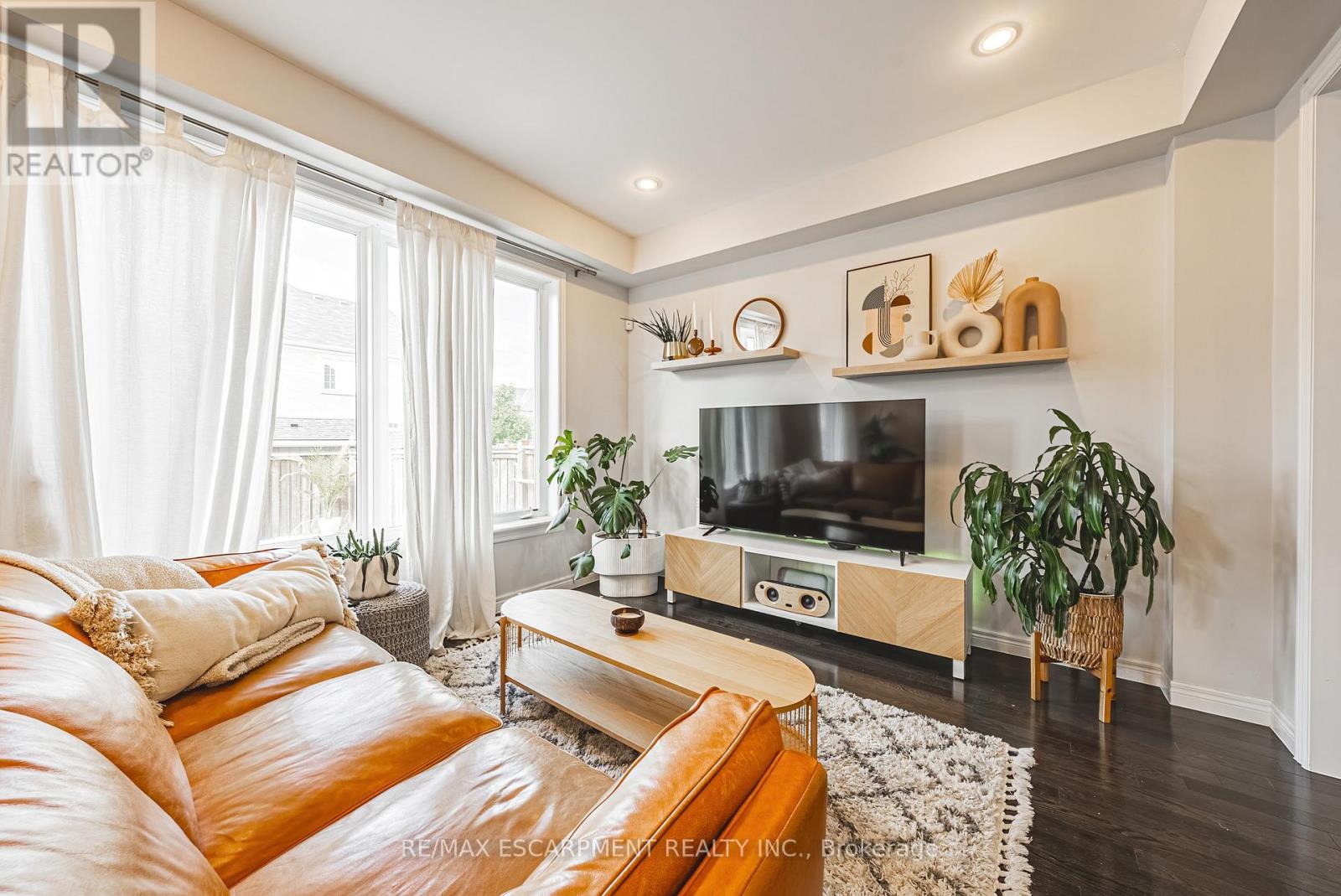 8 Matteo Trail, Hamilton, Ontario  L9B 0E8 - Photo 10 - X12925550