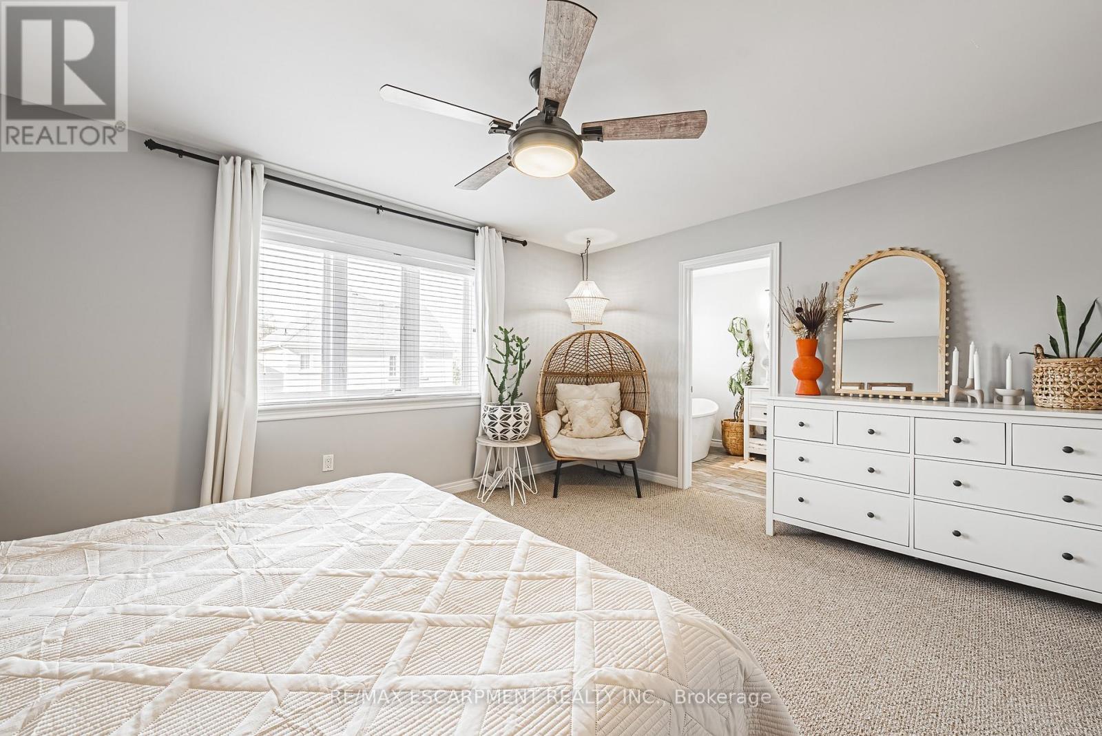 8 Matteo Trail, Hamilton, Ontario  L9B 0E8 - Photo 13 - X12925550