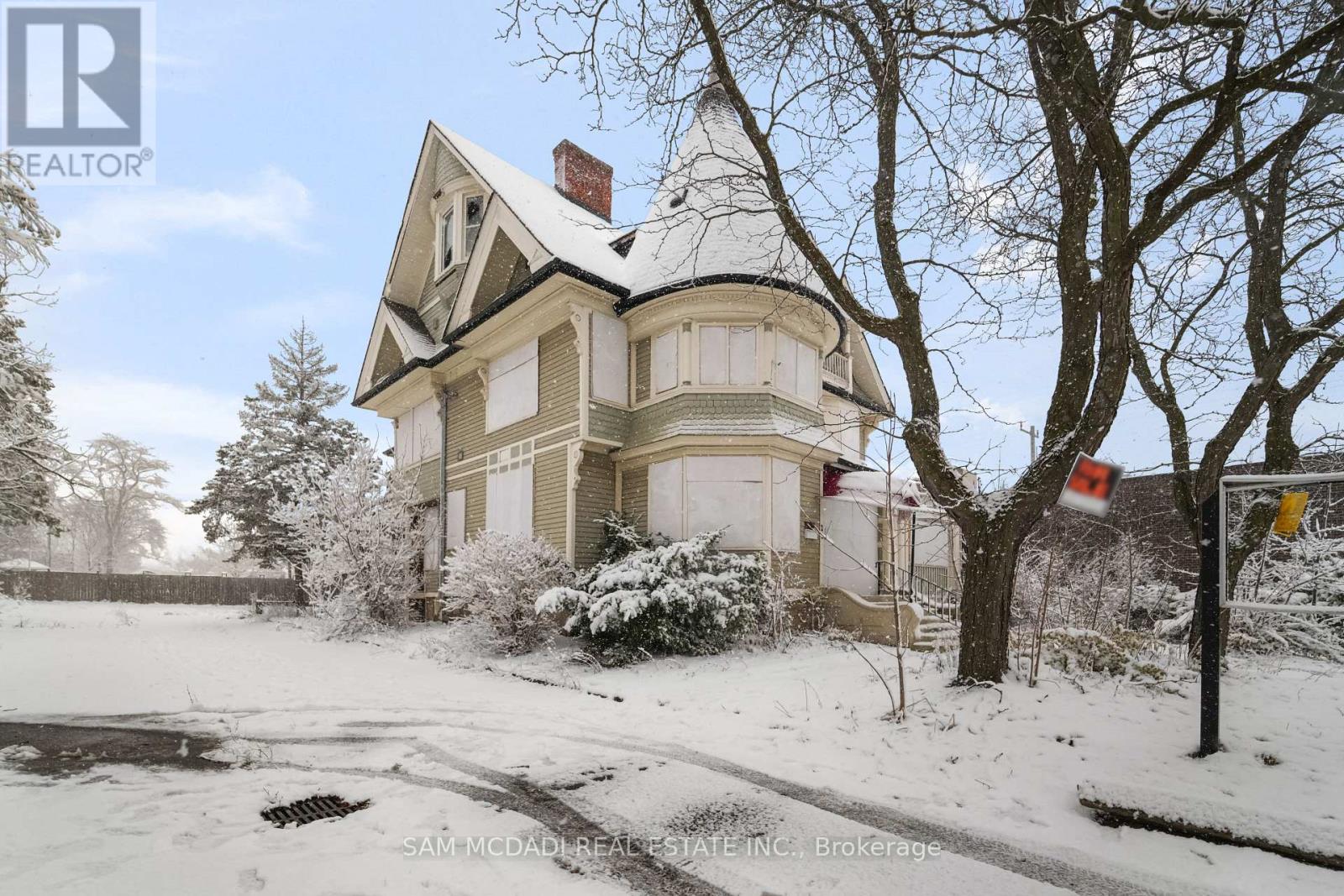 24 BURGAR STREET, Welland, Ontario