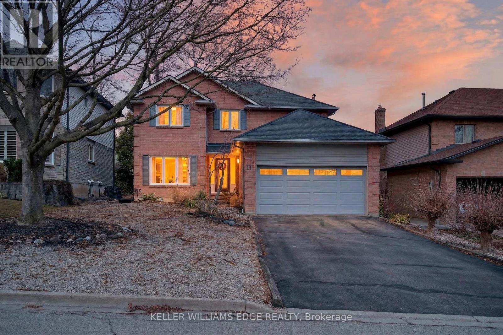 11 GIFFIN ROAD, Hamilton, Ontario