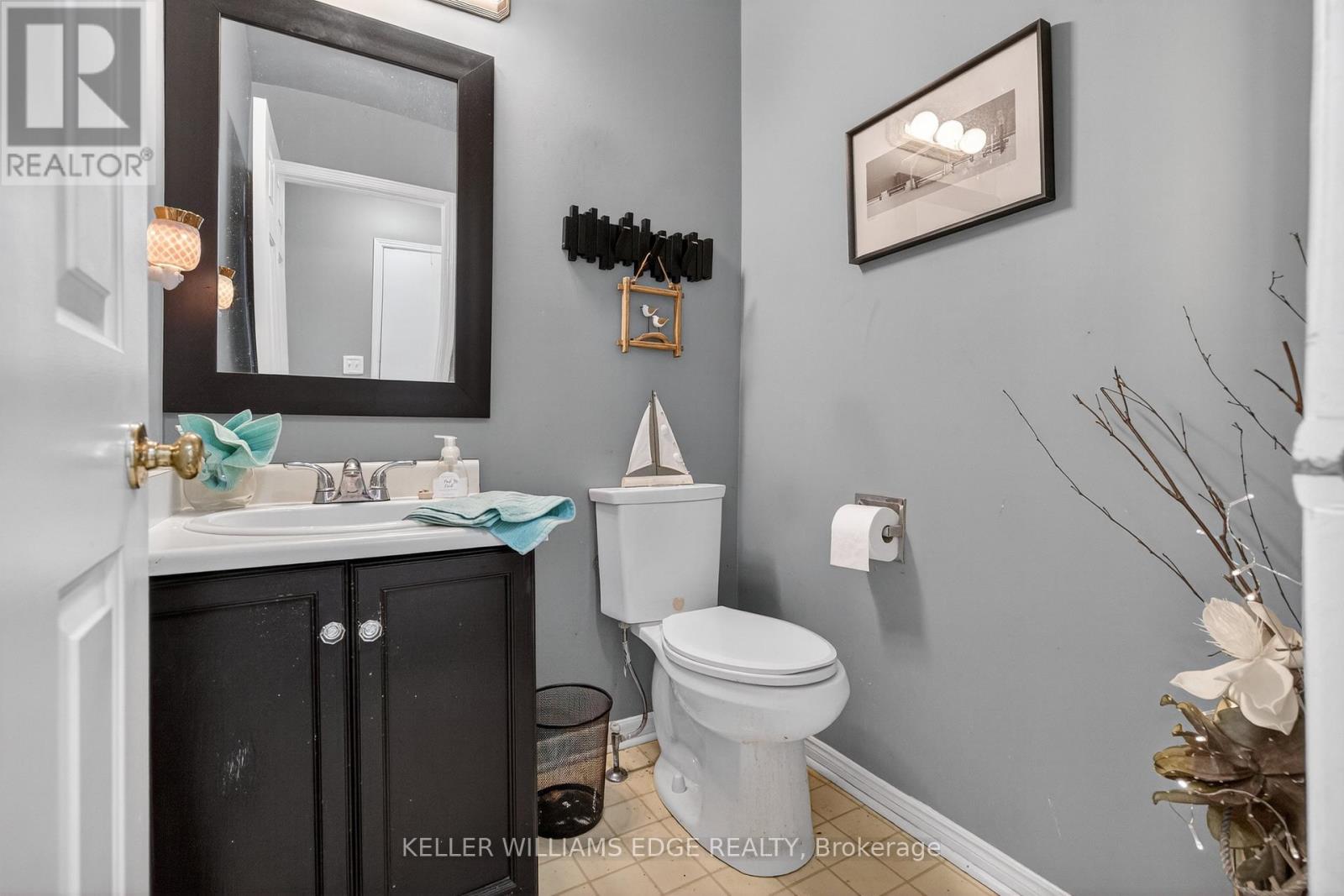 11 Giffin Road, Hamilton, Ontario  L9H 6S4 - Photo 23 - X12925688