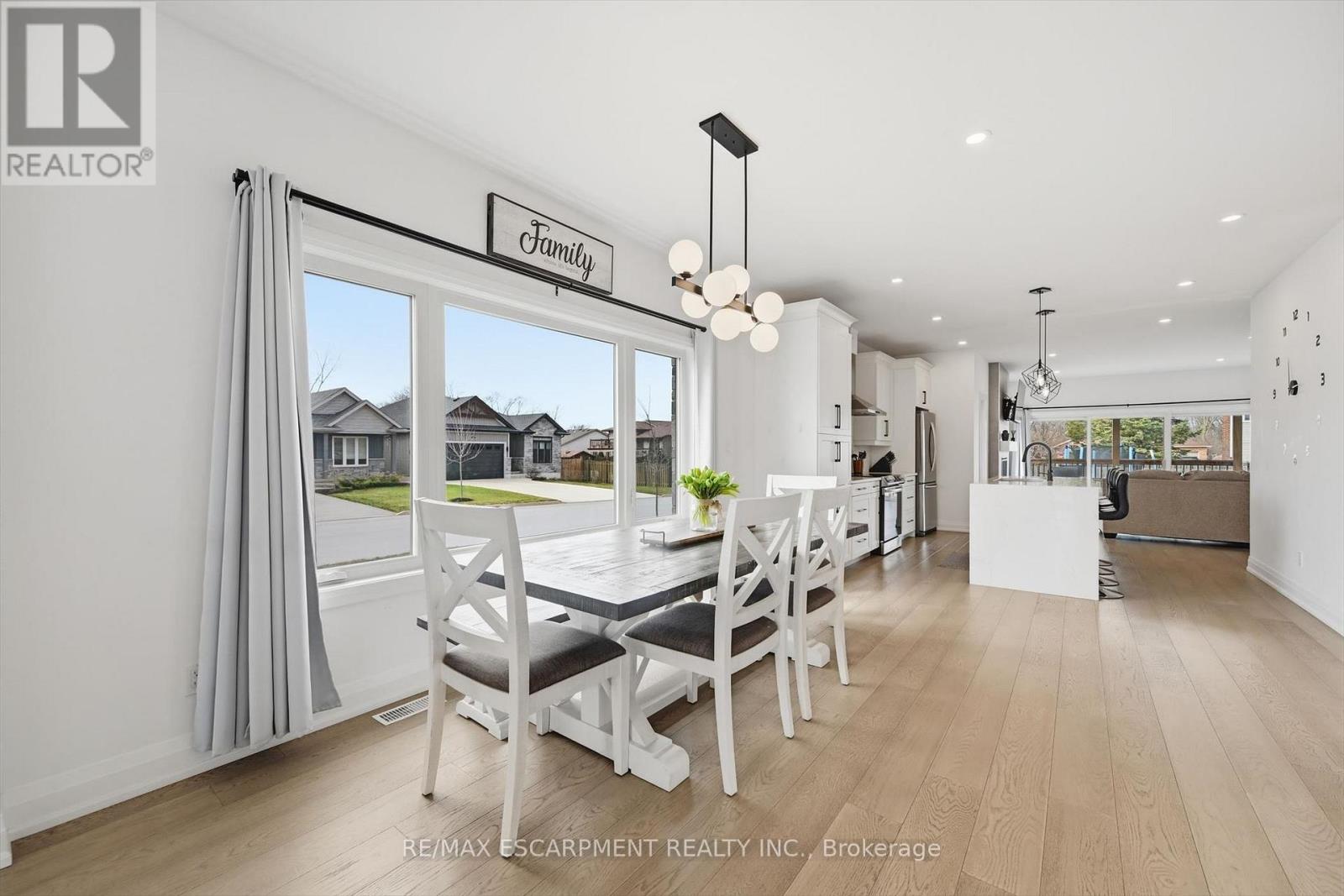 4 Harvard Court, Welland, Ontario  L3B 6E7 - Photo 6 - X12923188