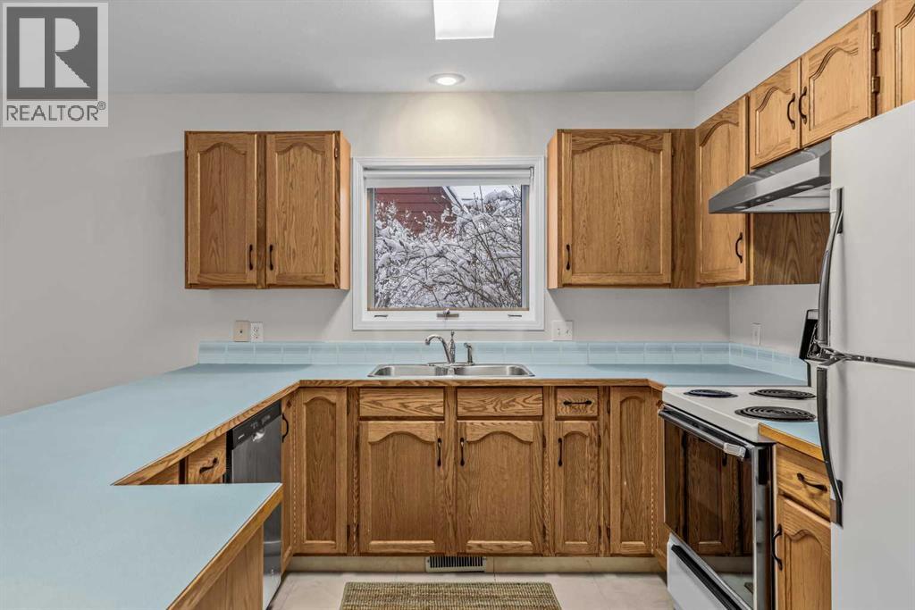 3, 717 7th Street E, Canmore, Alberta  T1W 2C3 - Photo 8 - A2295433