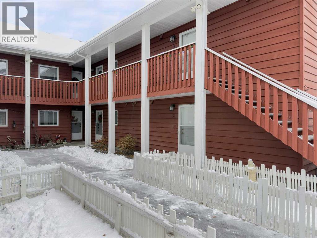 3, 717 7th Street E, Canmore, Alberta  T1W 2C3 - Photo 4 - A2295433