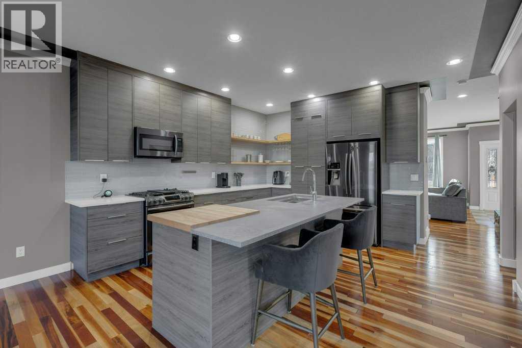 7314 34 Avenue NW, Calgary, Alberta