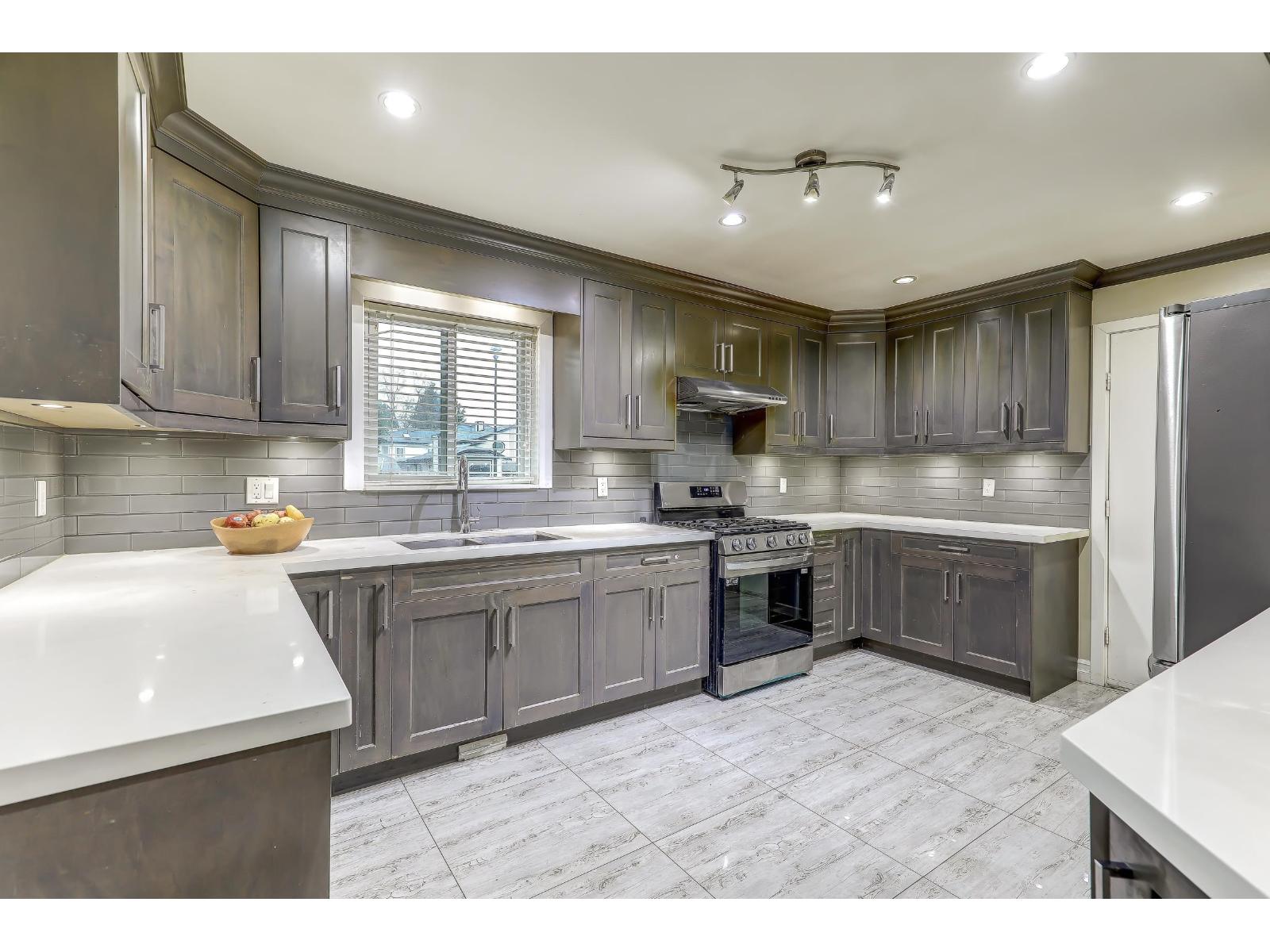 6653 130a Street, Surrey, British Columbia  V3W 8P5 - Photo 6 - R3103389