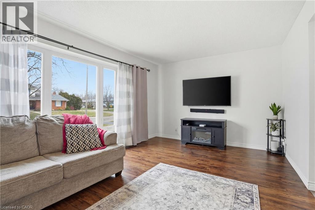 4205 Highland Park Drive, Beamsville, Ontario  L3J 0K3 - Photo 6 - 40815376