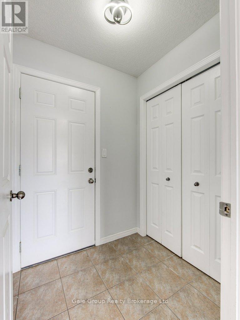 386 Fairway Road, Woodstock, Ontario N4T 0E1 - Photo 16 - X12925852