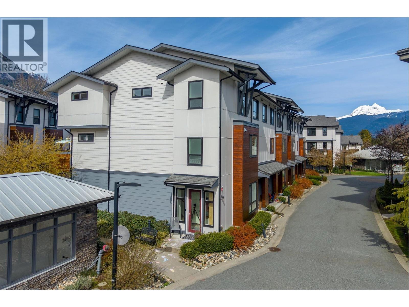 87 1188 Main Street, Squamish, British Columbia  V8B 0Z3 - Photo 2 - R3104004