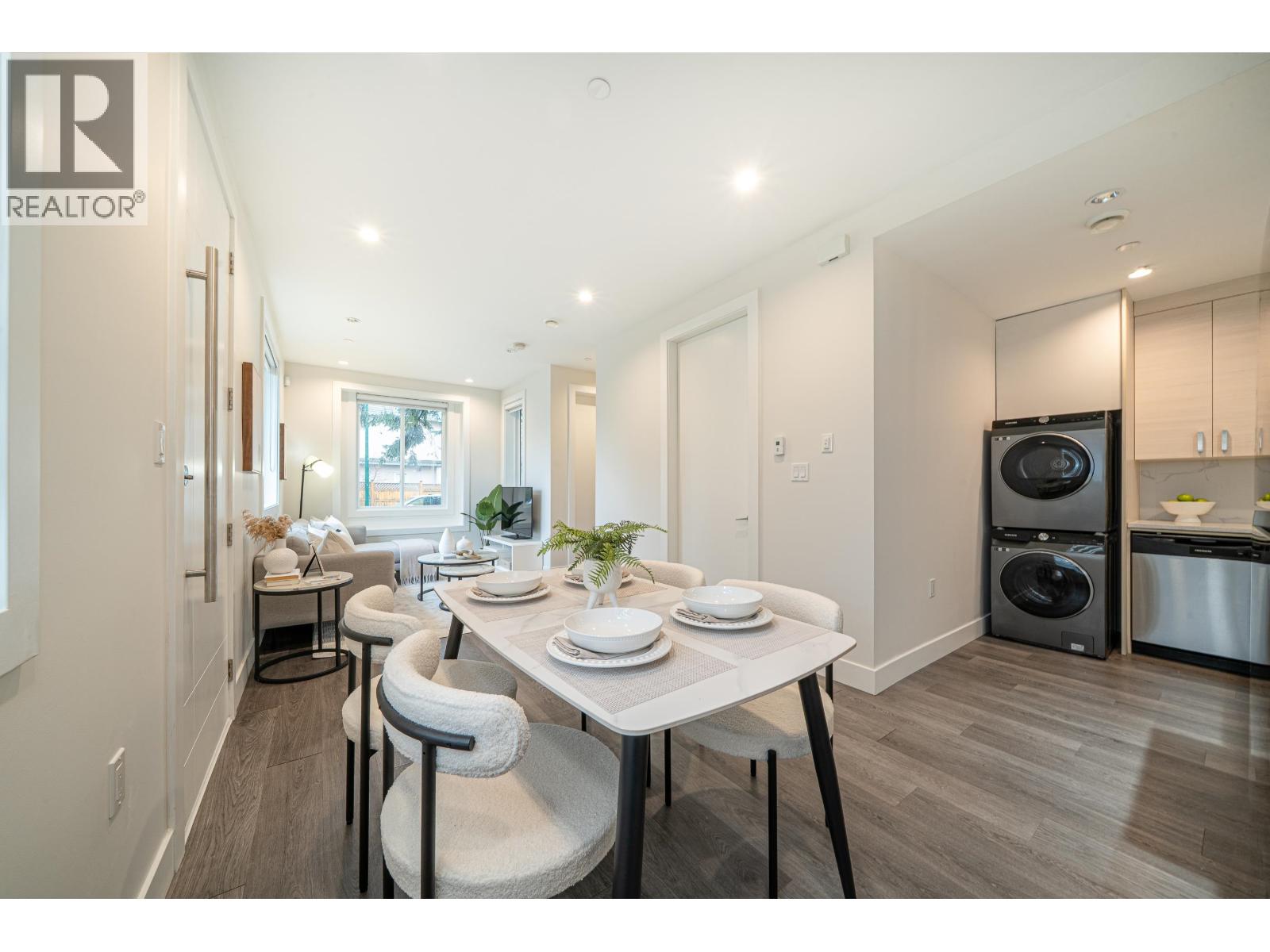 7261 E Sherbrooke Street, Vancouver, British Columbia  V5X 1T7 - Photo 3 - R3104007