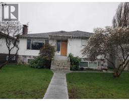 <div class="price">$3,000,000</div> 2662 E 49th Avenue, Vancouver<br><div style="margin-bottom:8px;"><small>Macdonald Realty</small></div>