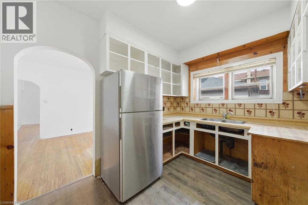 203 Brock Street, Brantford, Ontario  N3S 5W8 - Photo 11 - 40815400