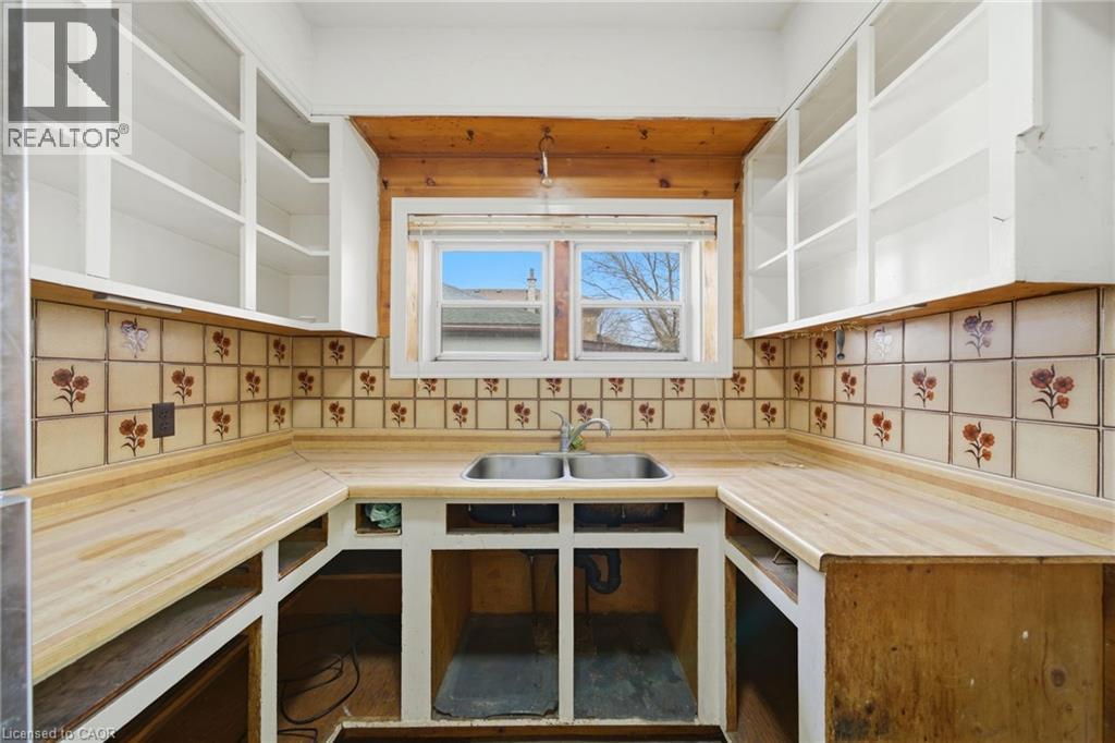 203 Brock Street, Brantford, Ontario  N3S 5W8 - Photo 12 - 40815400