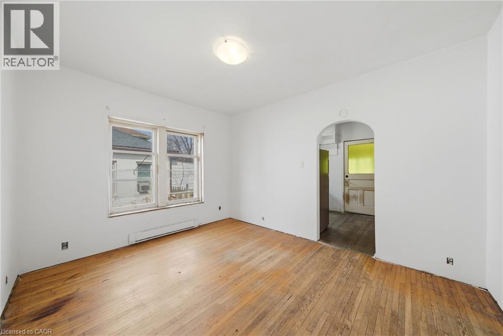 203 Brock Street, Brantford, Ontario  N3S 5W8 - Photo 8 - 40815400