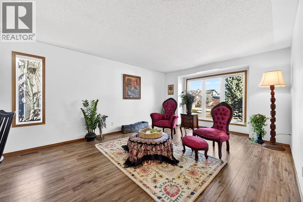 31 Sunset Crescent, Okotoks, Alberta  T1S 1P3 - Photo 3 - A2296617