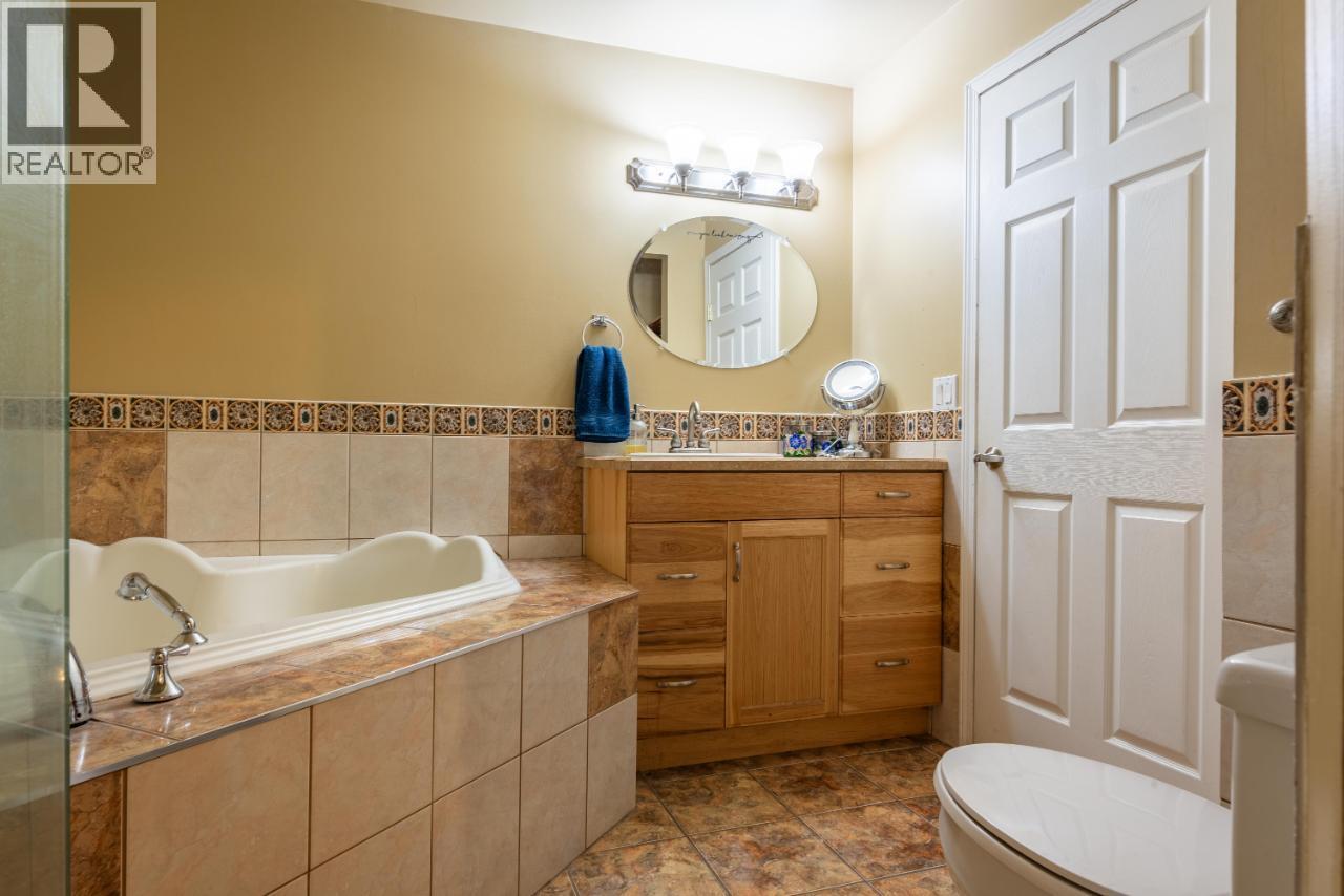 1700 Sandner Frontage Road, Christina Lake, British Columbia  V0H 1E3 - Photo 19 - 10362930