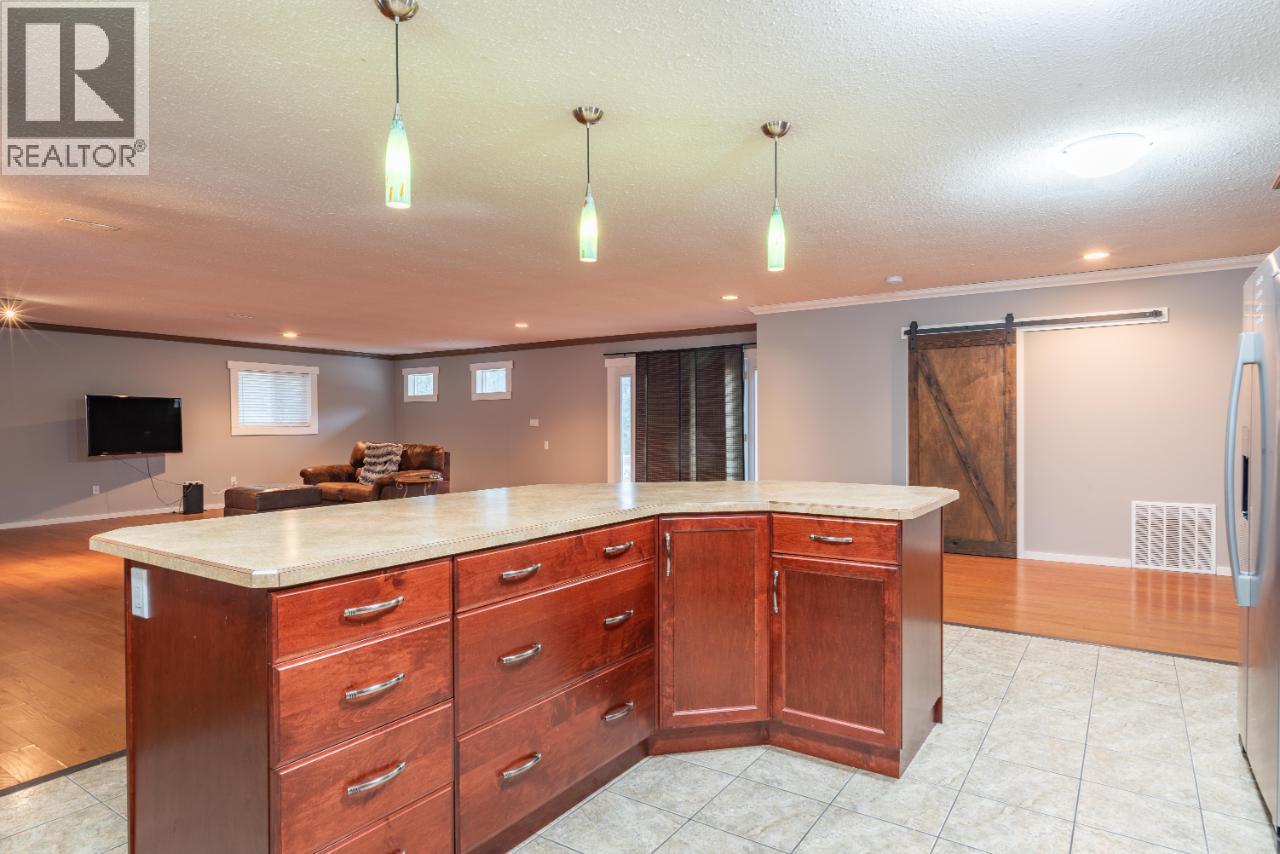 1700 Sandner Frontage Road, Christina Lake, British Columbia  V0H 1E3 - Photo 10 - 10362930