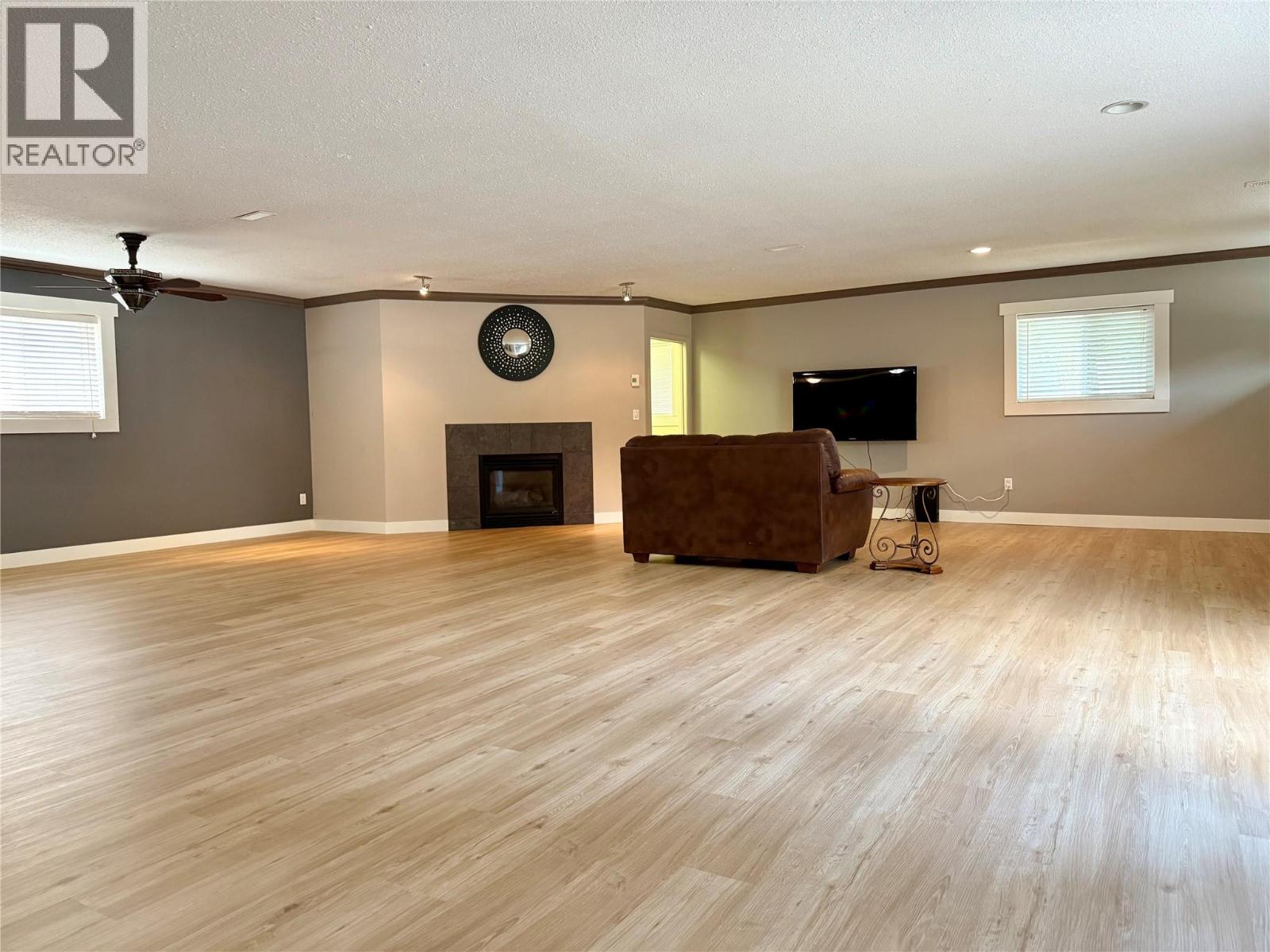 1700 Sandner Frontage Road, Christina Lake, British Columbia  V0H 1E3 - Photo 11 - 10362930