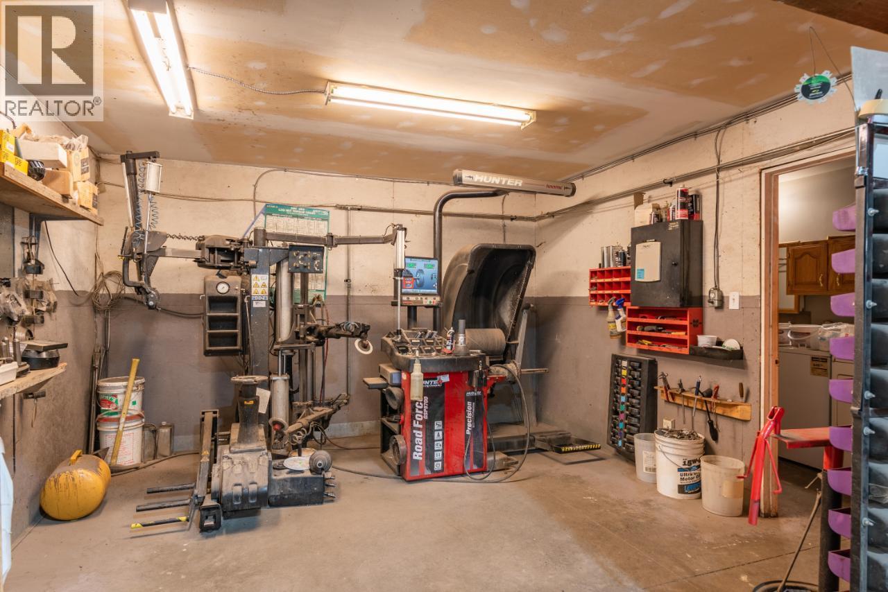 1700 Sandner Frontage Road, Christina Lake, British Columbia  V0H 1E3 - Photo 39 - 10362930