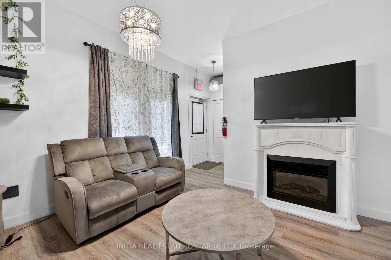 3911 Warehouse Street, Plympton-Wyoming, Ontario N0N 1E0 - Photo 10 - X12925802