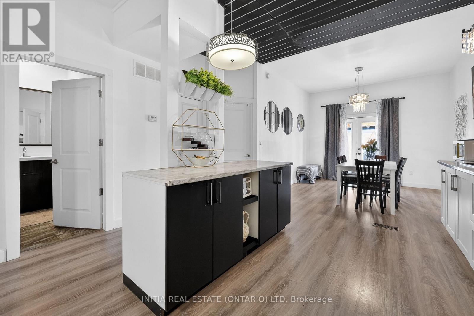 3911 Warehouse Street, Plympton-Wyoming, Ontario N0N 1E0 - Photo 6 - X12925802