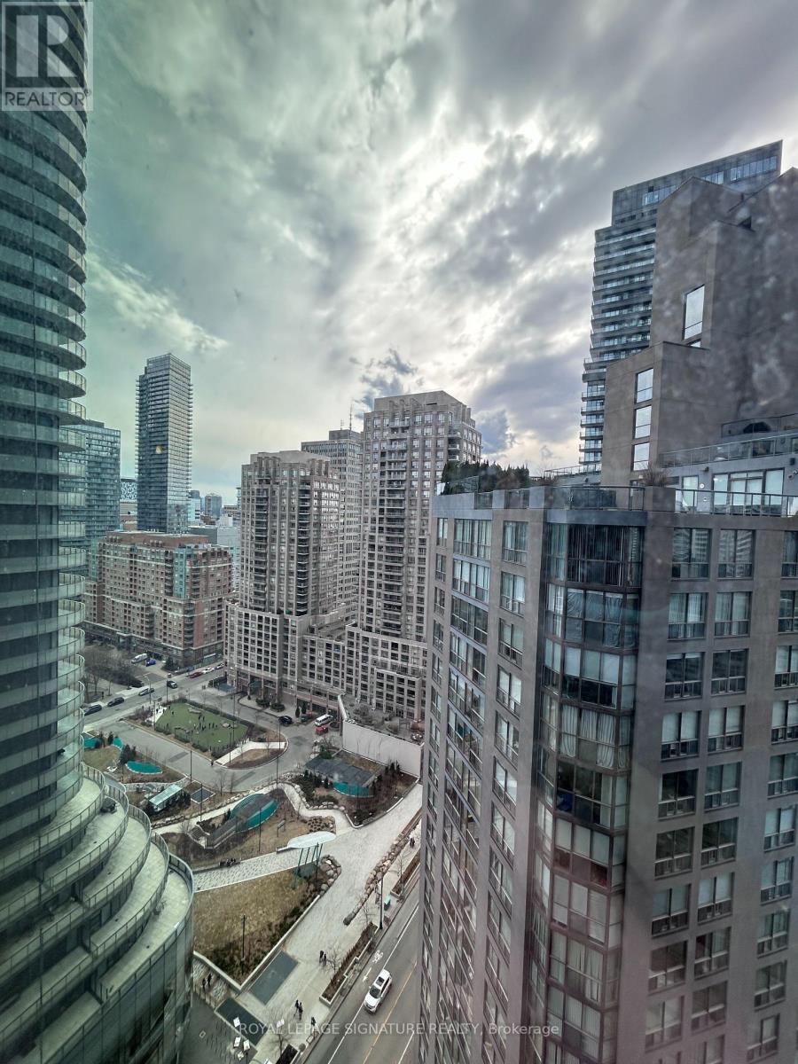 2301 - 8 Wellesley Street W, Toronto, Ontario  M4Y 0J5 - Photo 11 - C12925744